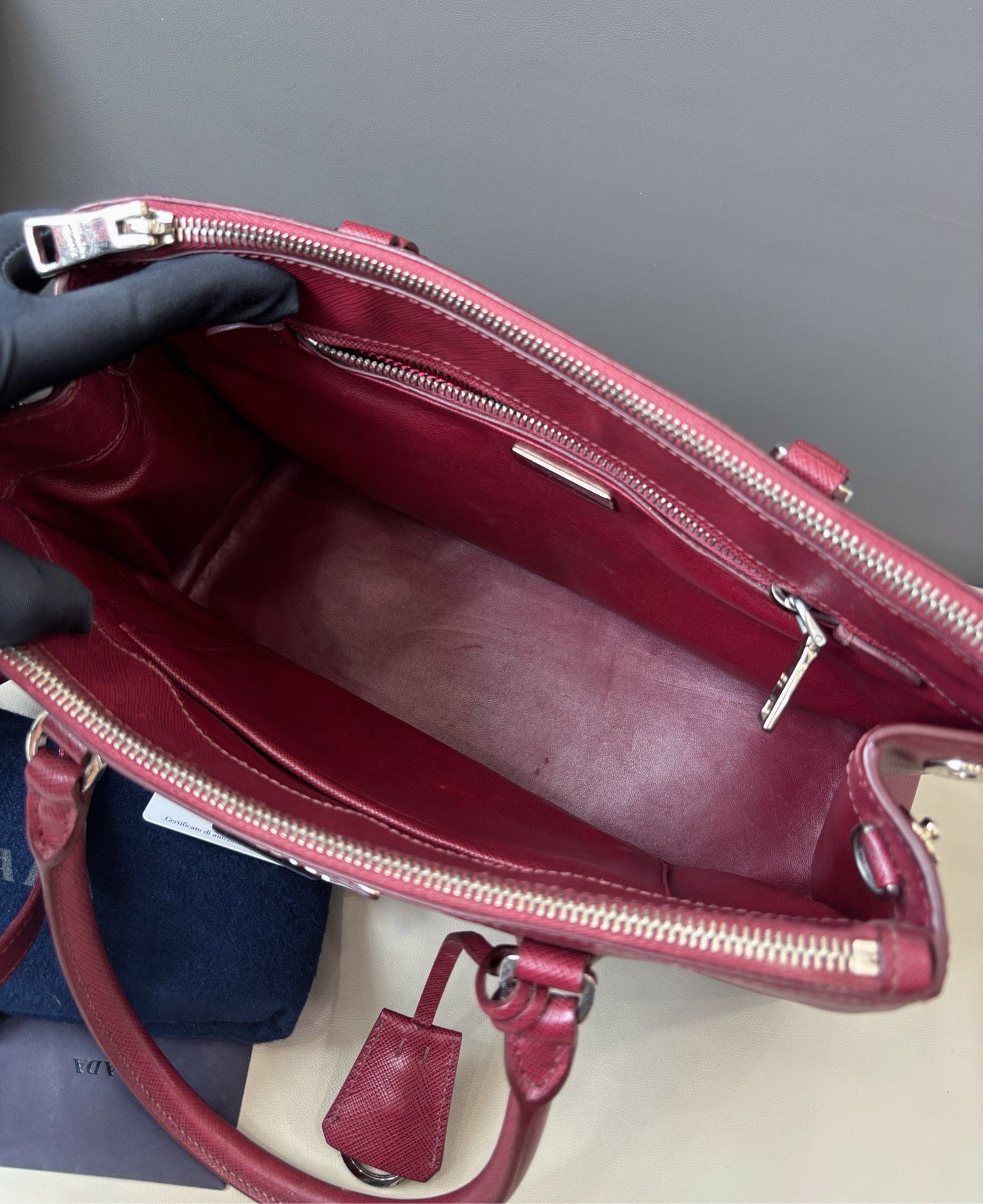Prada - Galeria Tote - Leather - Burgundy - (medium)