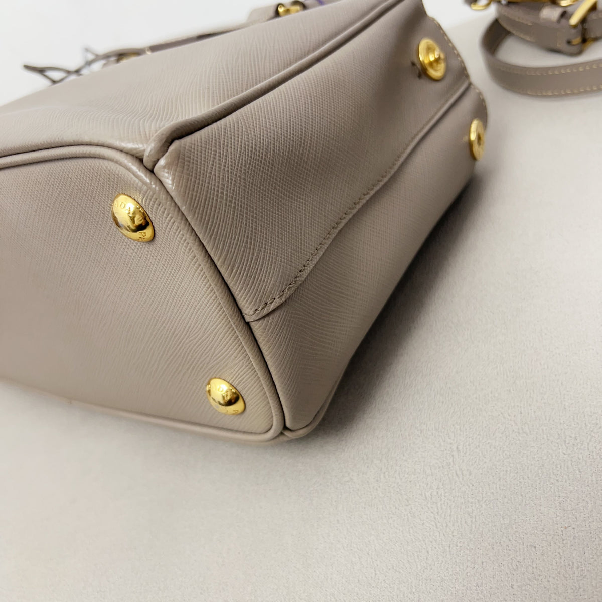 Prada - Galleria - Leather - Grey - (medium)