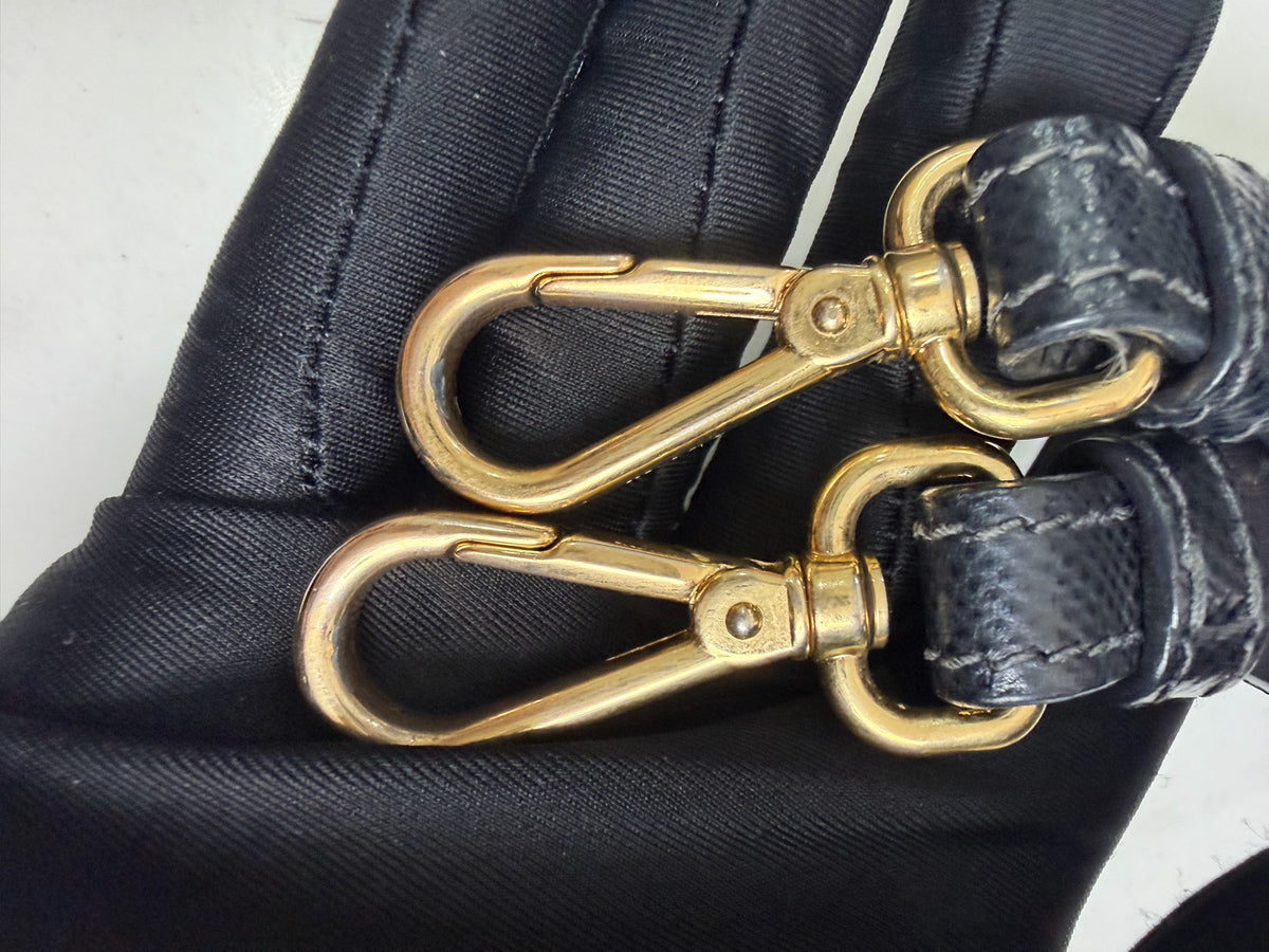 Prada - Monochrome Saffiano Bag - Leather - Black - (medium)