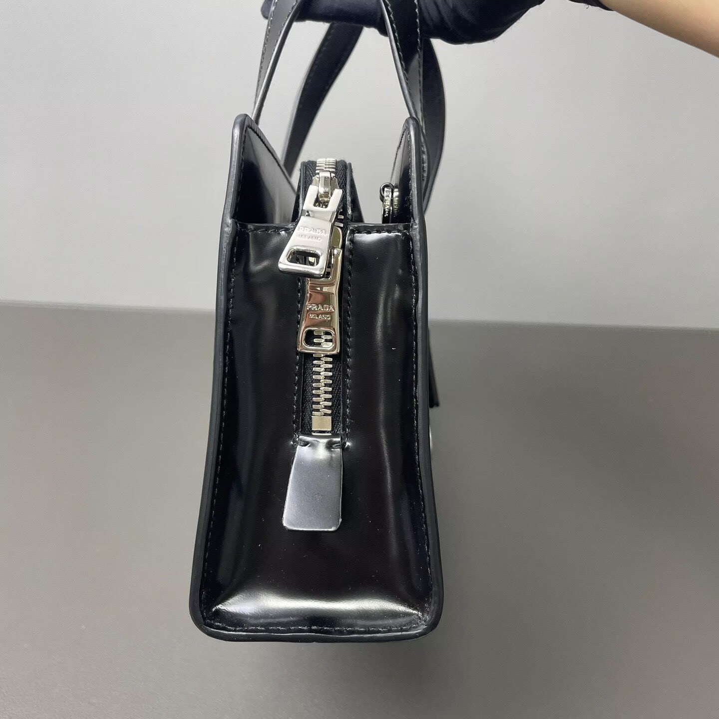 Prada - Re-Edition 1995 - Patent leather - Black - (mini)