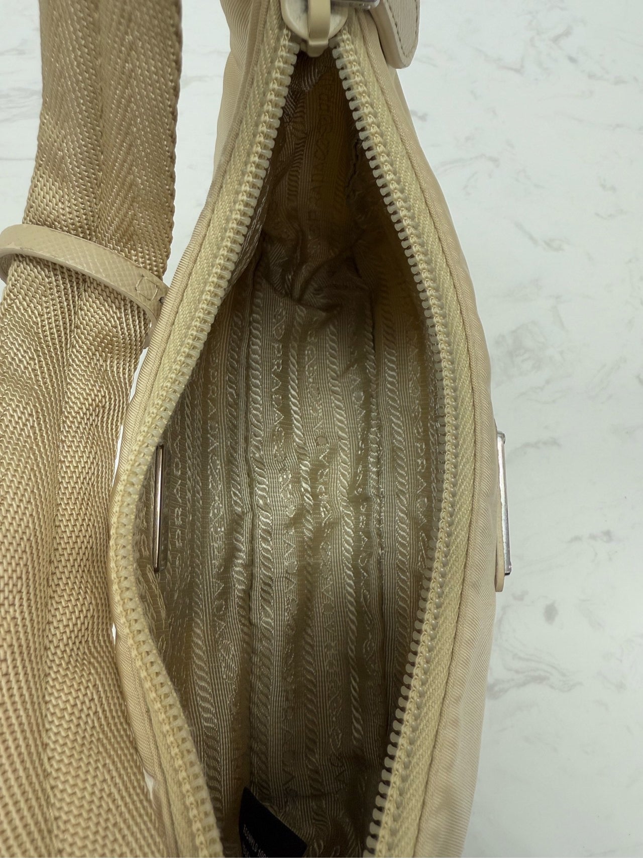Prada - Re-Edition 2000 Mini Hobo Bag - Re-Nylon - Pink - (mini)