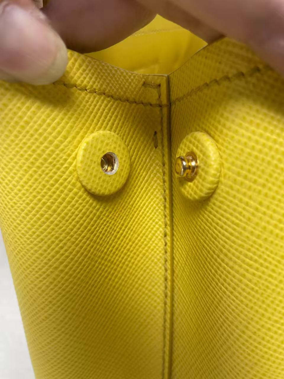 Prada - Saffiano Leather Tote - Saffiano leather - Yellow with Gold-Tone Hardware - (small)