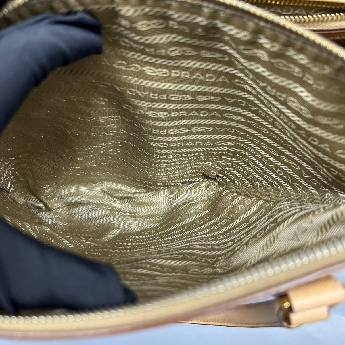Prada - Saffiano Lux Tote - Leather - Beige - (medium)