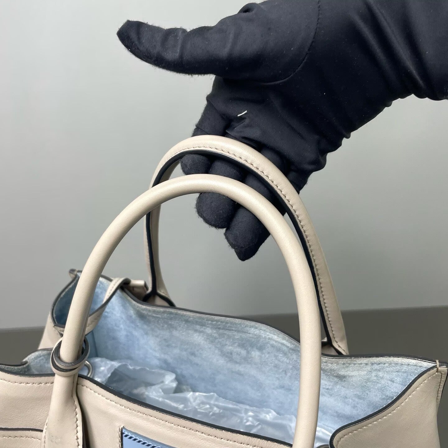 Prada - Tote Bag - Leather - Grey - (Medium)
