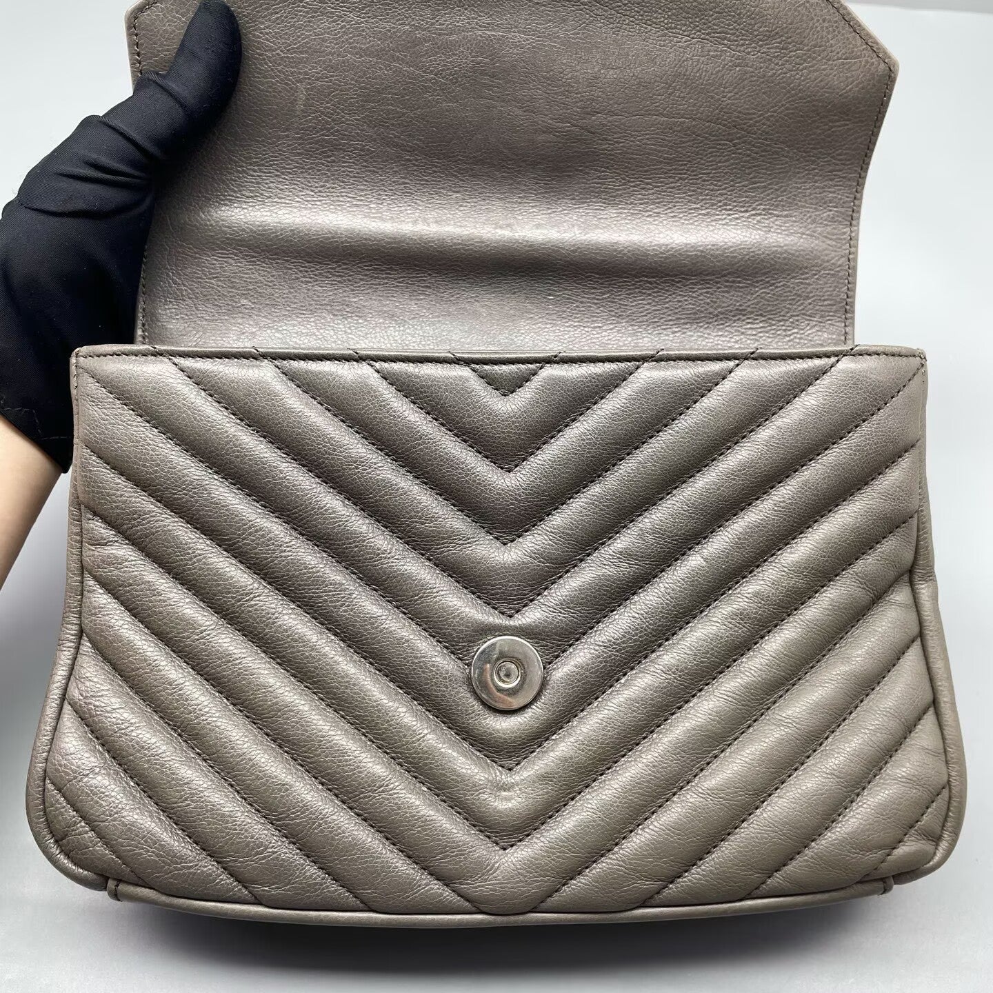 Saint Laurent - Cassandra Top Handle - Grained leather - Grey with silver-tone hardware - (Small)