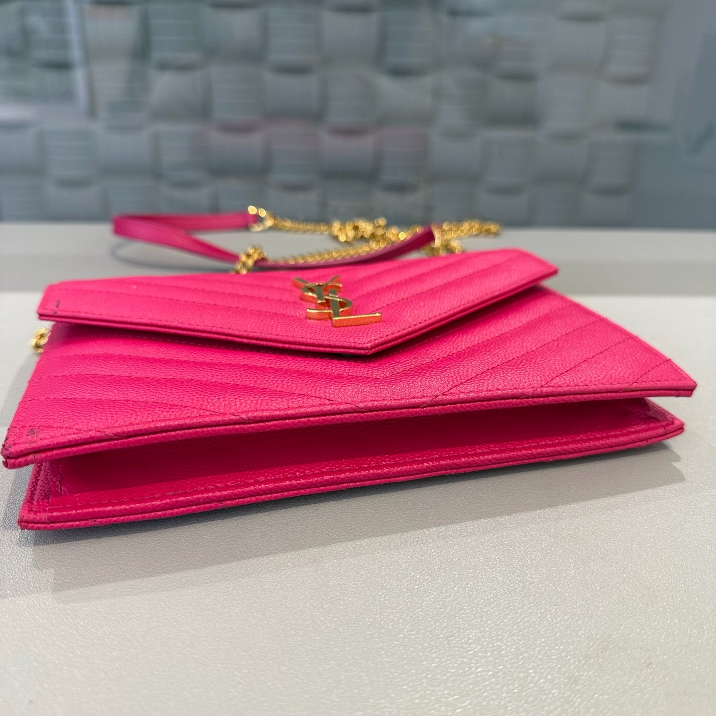 Saint Laurent - Envelope Wallet on Chain (WOC) - Pebbled leather - Pink - (mini)