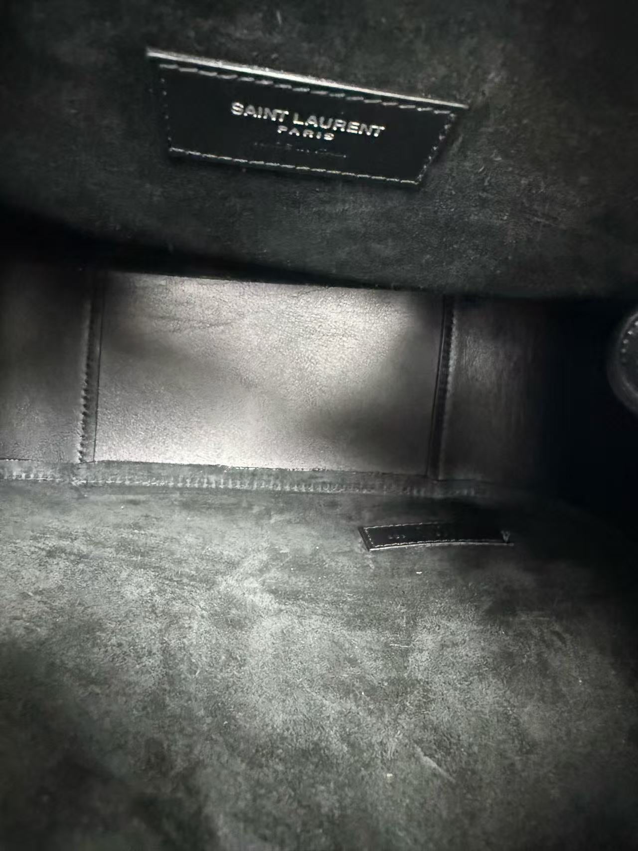 Saint Laurent - Le 5 à 7 Hobo Bag - Patent leather - Black - (medium)