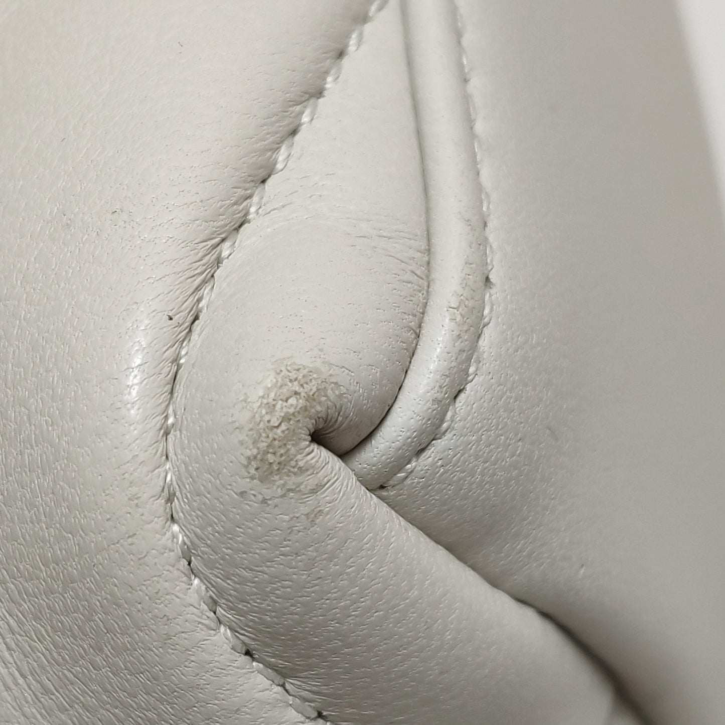 Saint Laurent - Loulou - Leather - White - (Small)