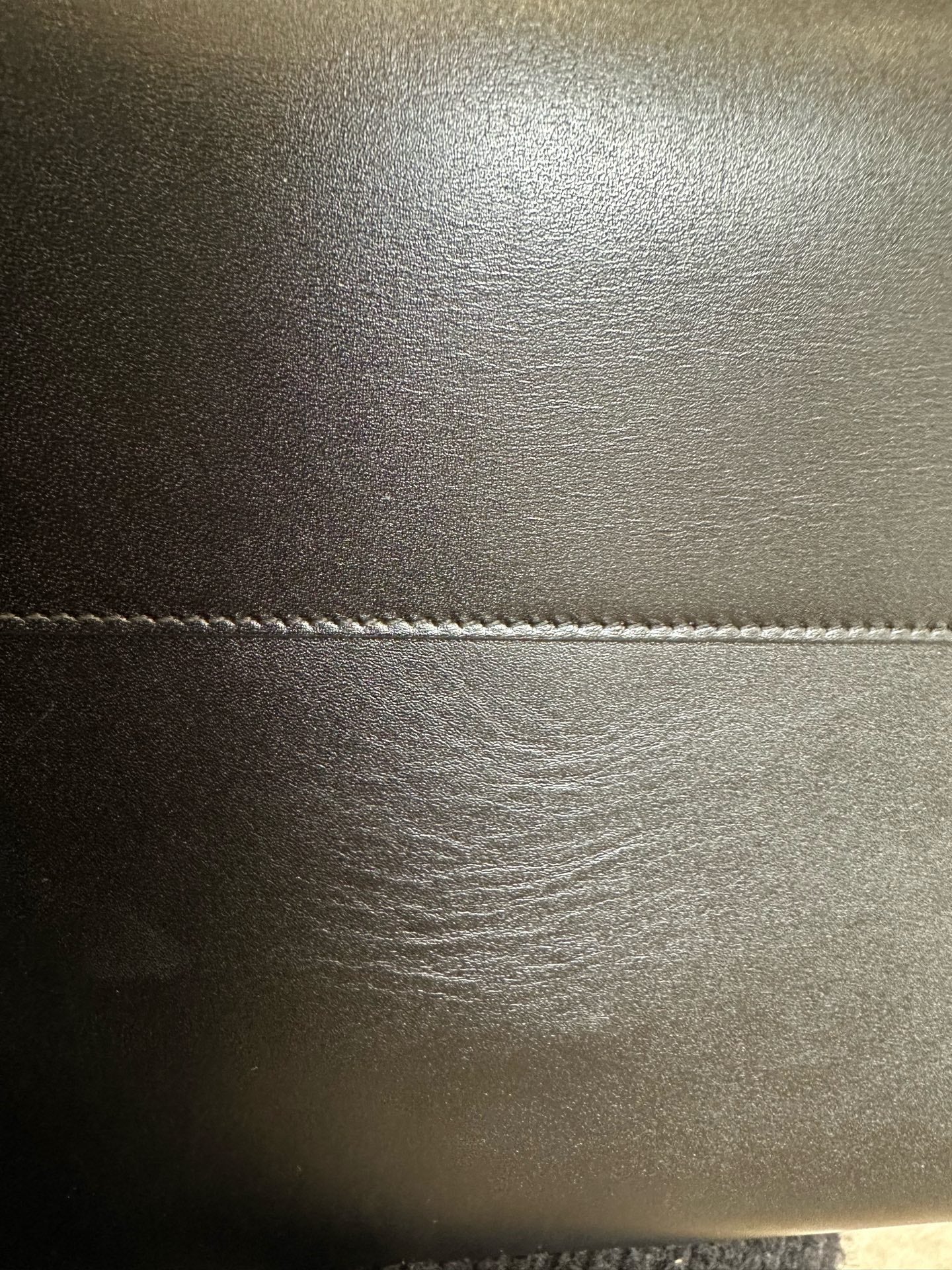 Saint Laurent - Manhattan Box - Leather - Black - (Medium)
