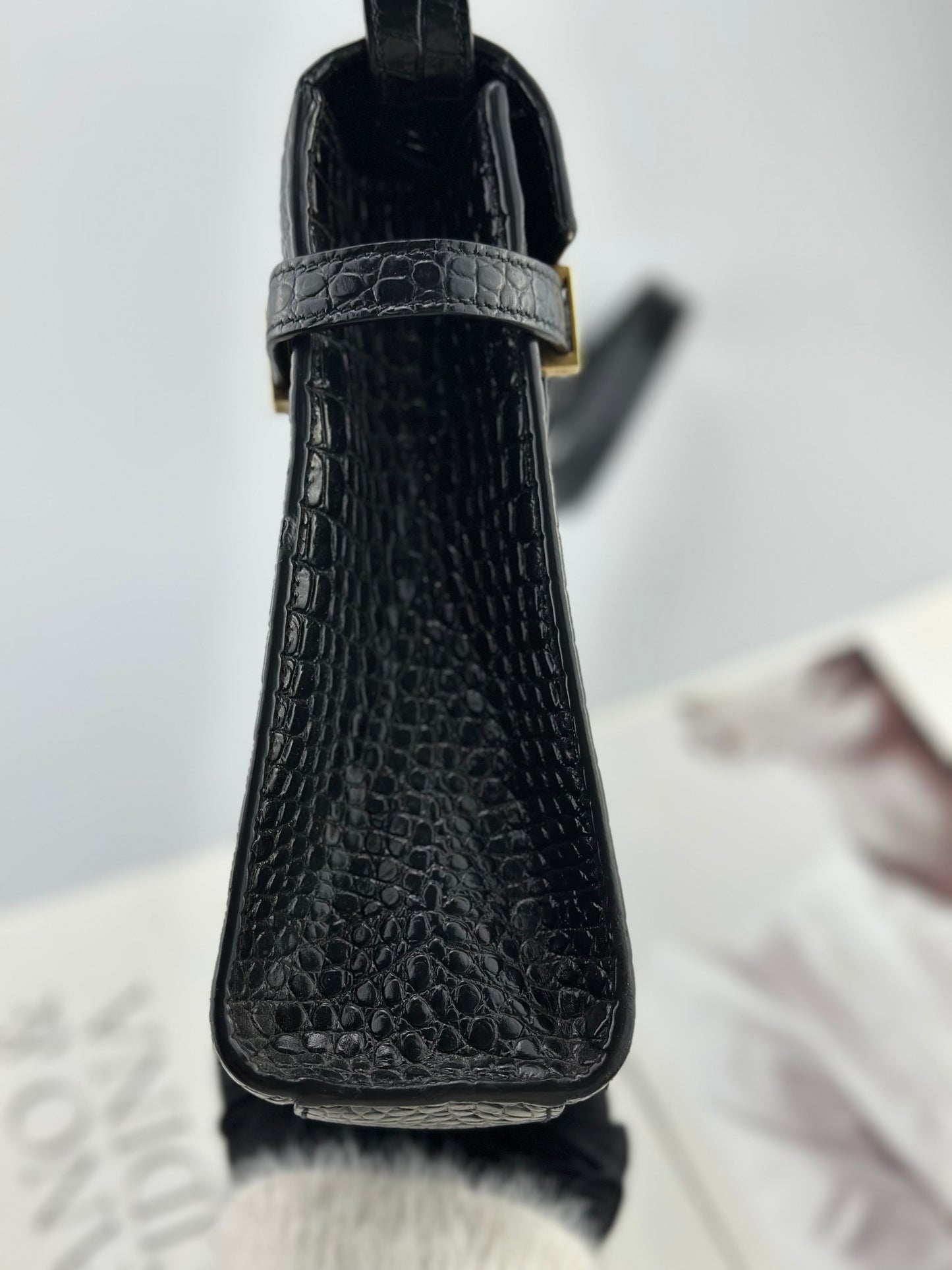 Saint Laurent - Manhattan - Crocodile-embossed leather - Black - (medium)