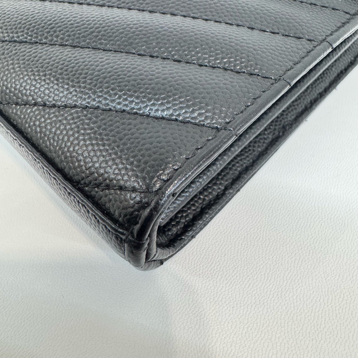 Saint Laurent - Monogram Envelope Bag - Grained leather - Black with Gold-Tone Hardware - (Medium)