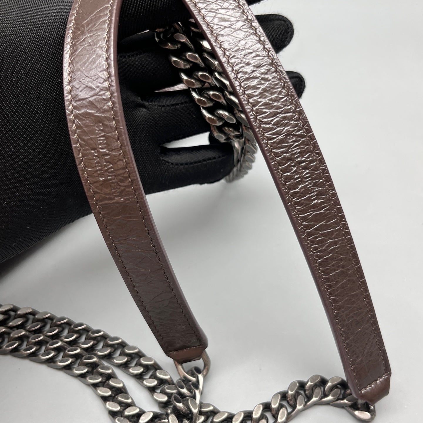 Saint Laurent - Niki Chain Bag - Crinkled vintage calfskin leather - Dark Brown with Aged Silver-Tone Hardware - (Medium)