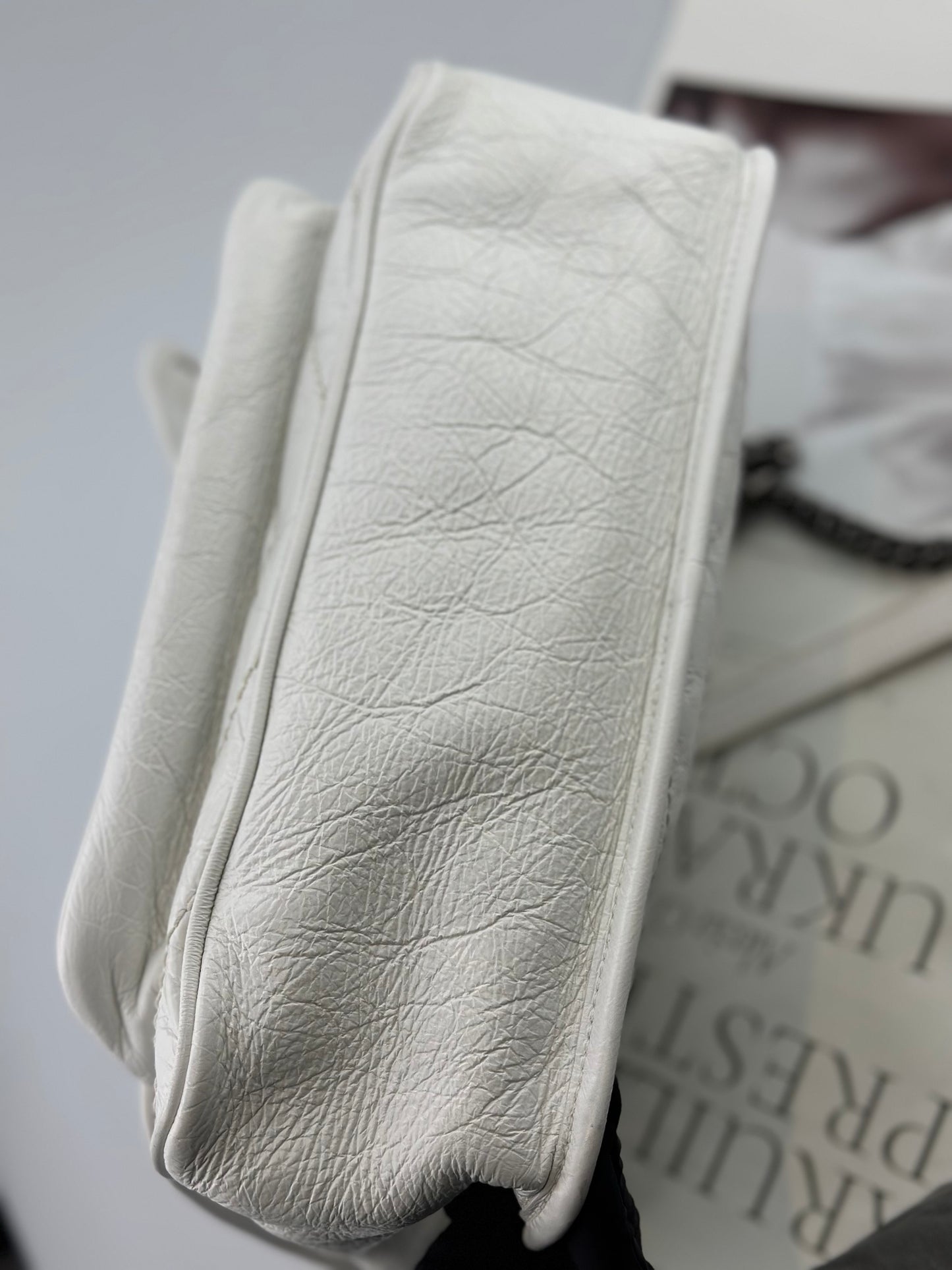 Saint Laurent - Niki Medium - Crinkled vintage calfskin leather - White - (Medium)