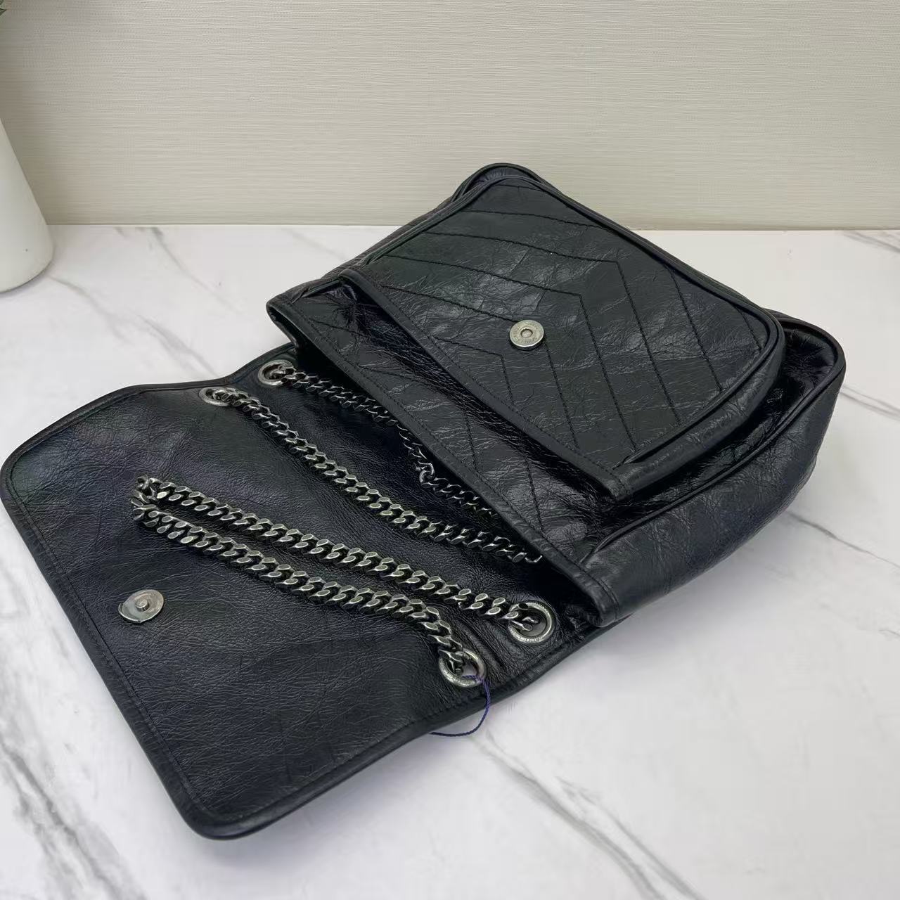 Saint Laurent - Niki - Oiled wax leather - Black - (medium)