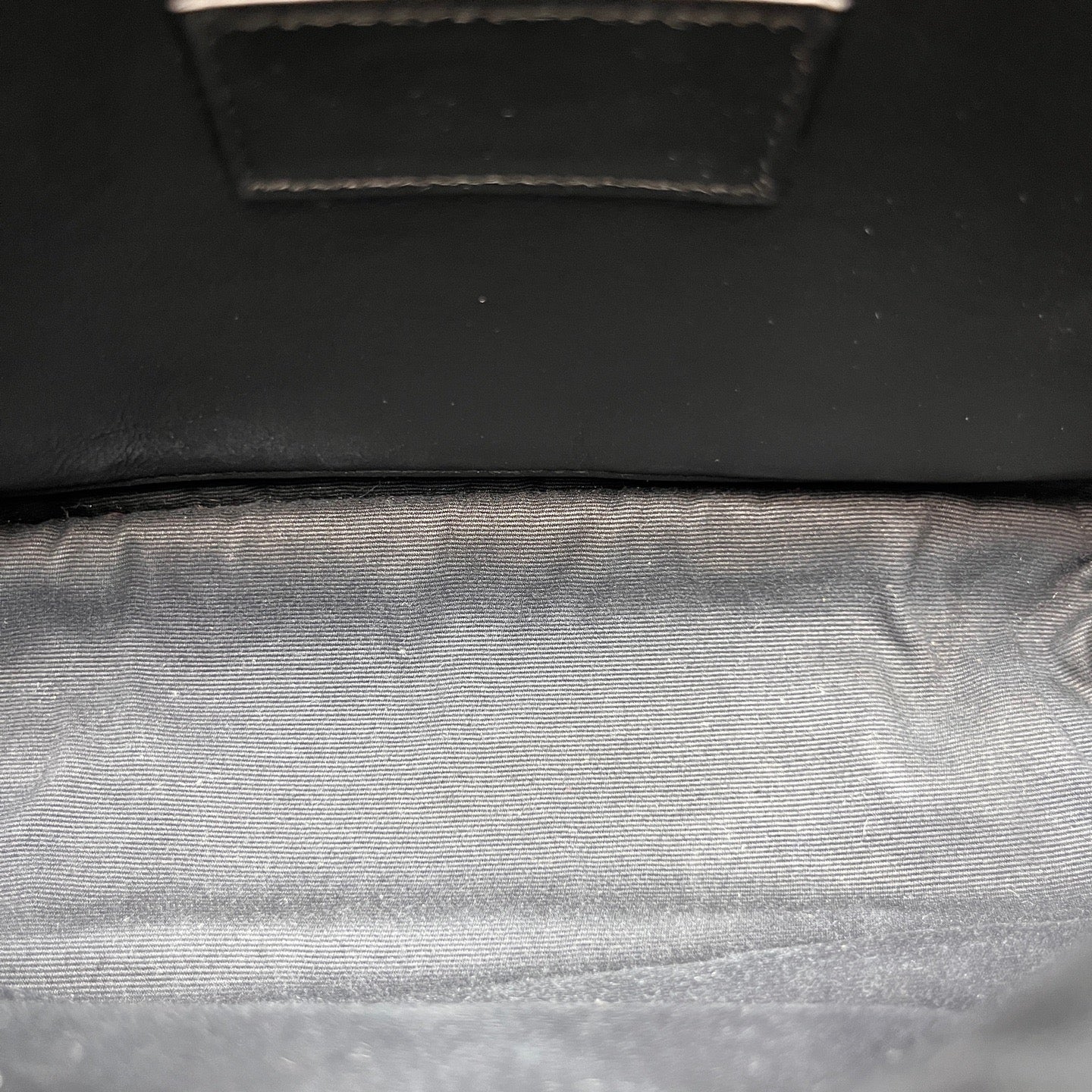 Saint Laurent - Niki Small Chain Bag - Leather - Black - (small)
