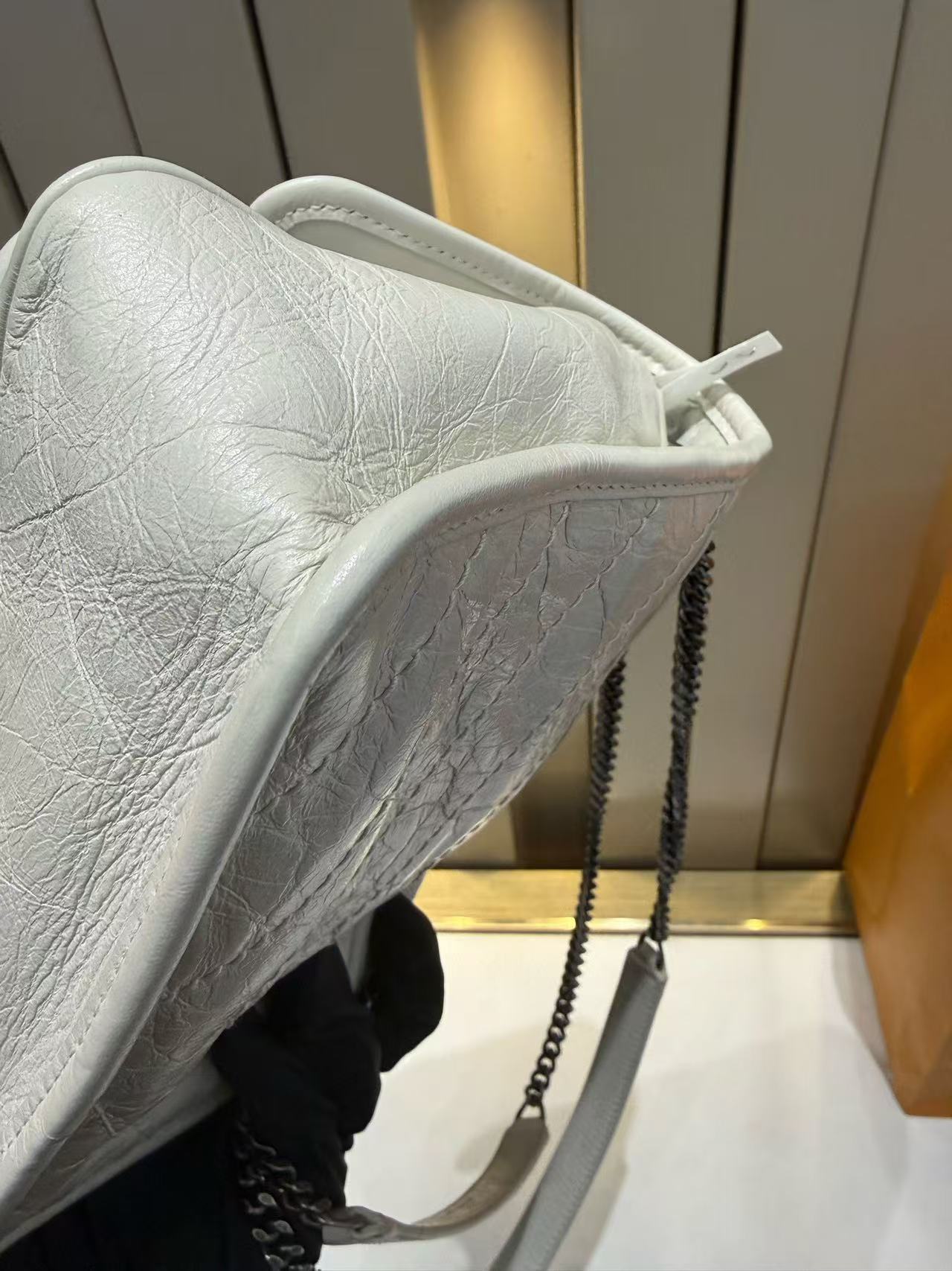 Saint Laurent - Niki Small - Distressed leather - Cream White - (small)