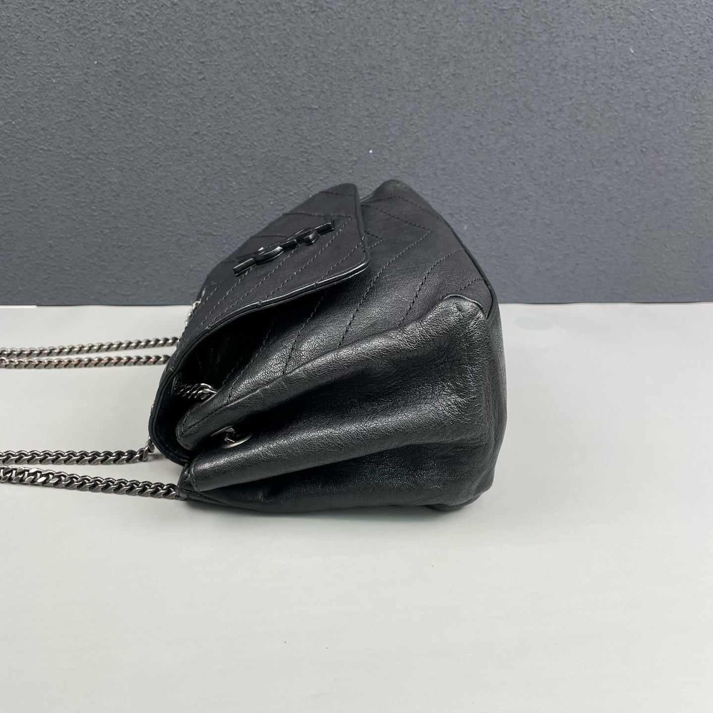 Saint Laurent - Nolita - Leather - Black - (Small)