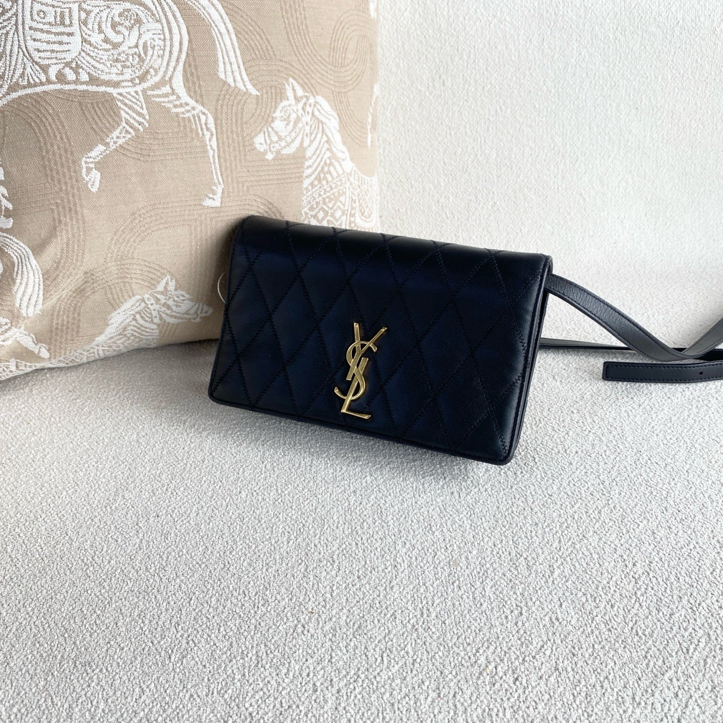 Saint Laurent - Other - Leather - Black with Gold-Tone Hardware - (mini)