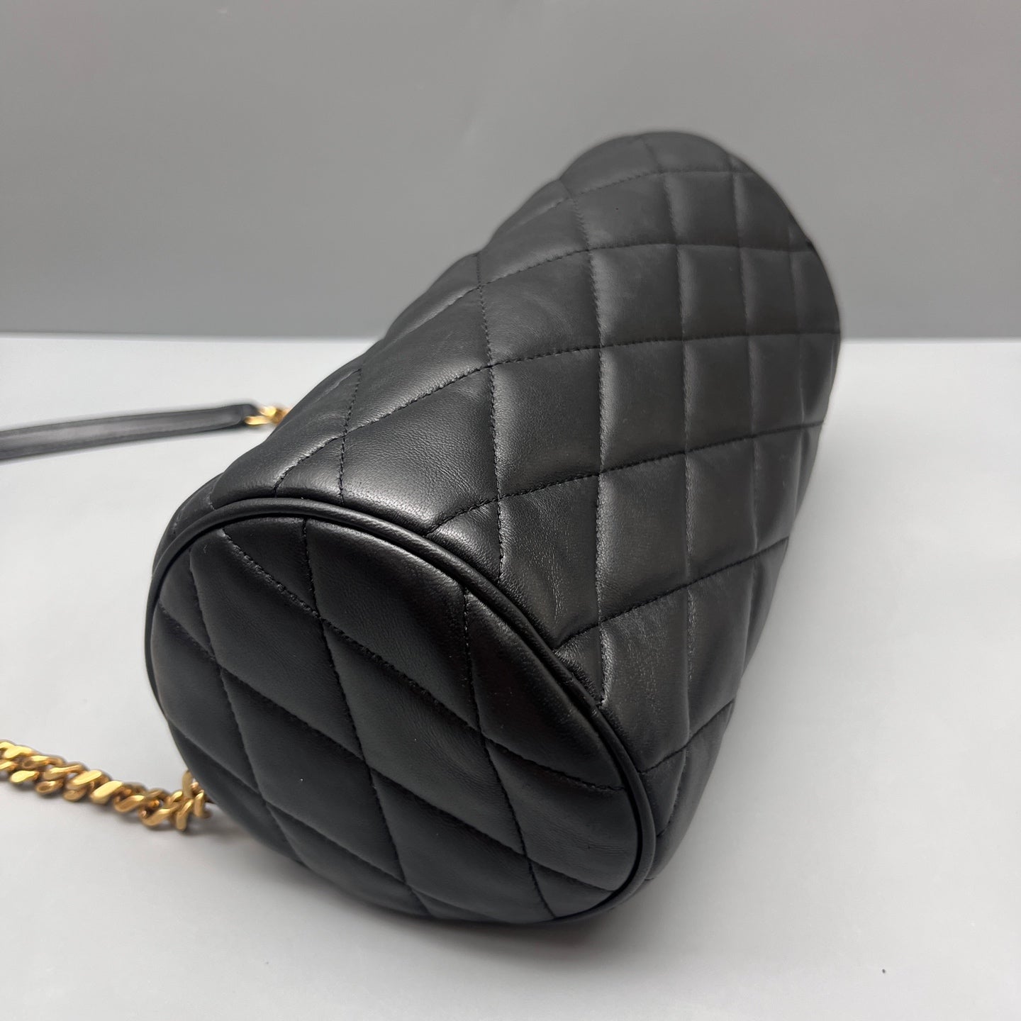 Saint Laurent - Quilted Cylindrical Chain Bag - Lambskin leather - Black - (Small)