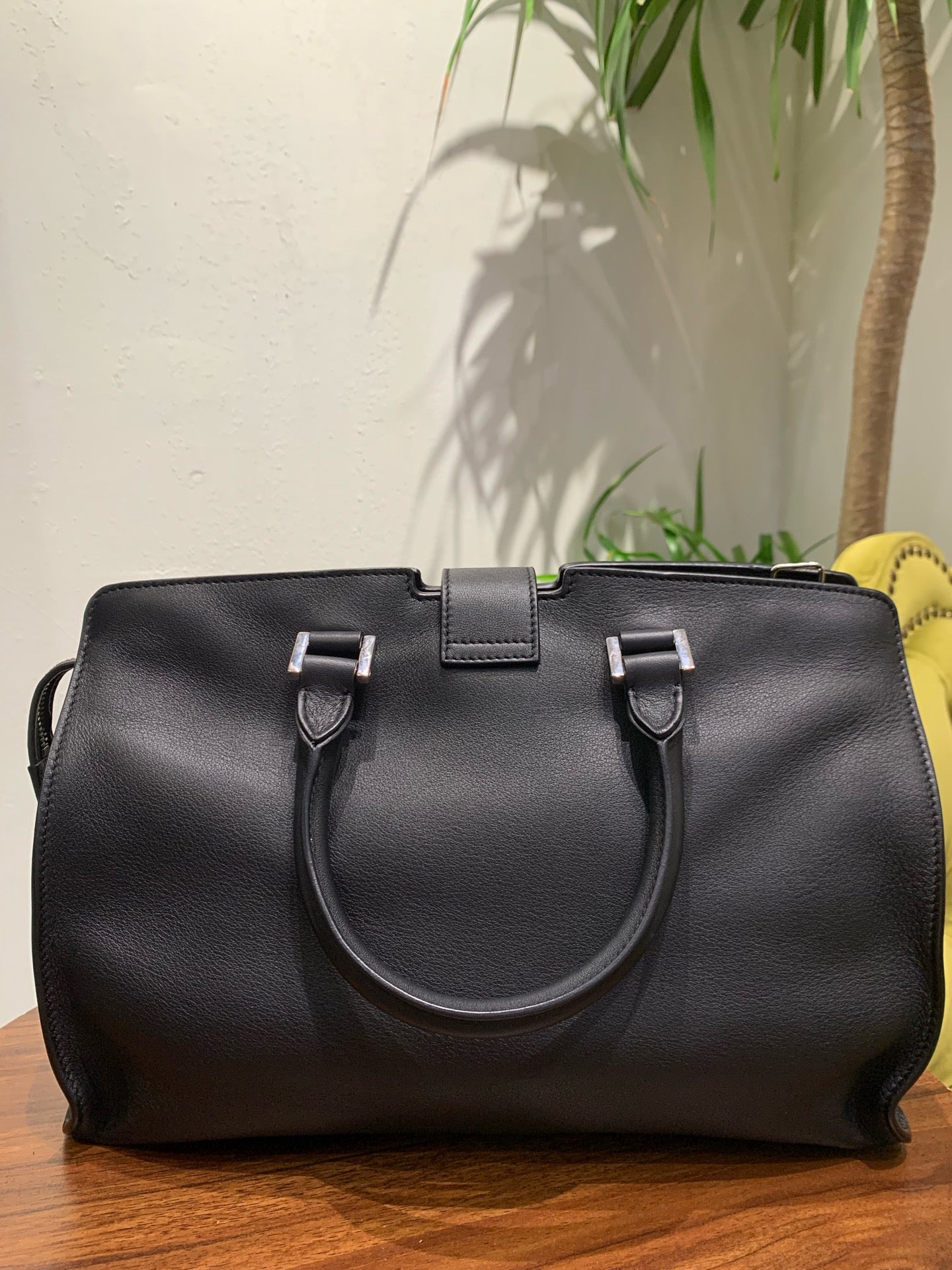 Saint Laurent - Sac de Jour - Leather - Black - (medium)
