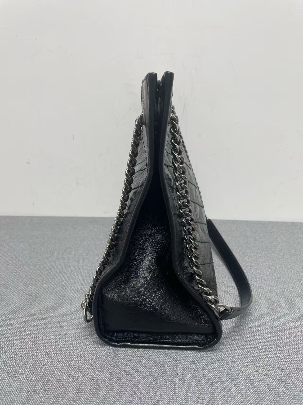 Saint Laurent - Shopping Bag - Distressed Calfskin Leather - Black - (Medium)