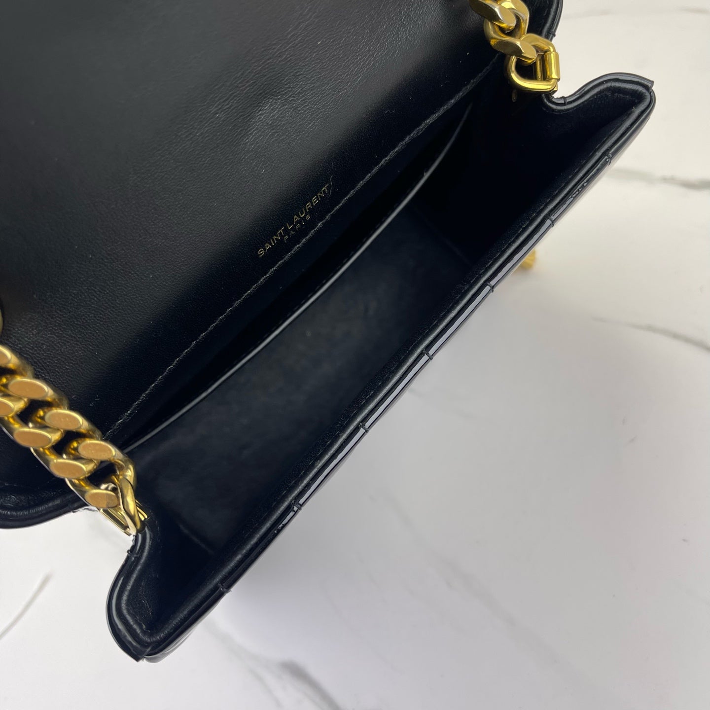 Saint Laurent - Vicky - Patent leather - Black - (medium)