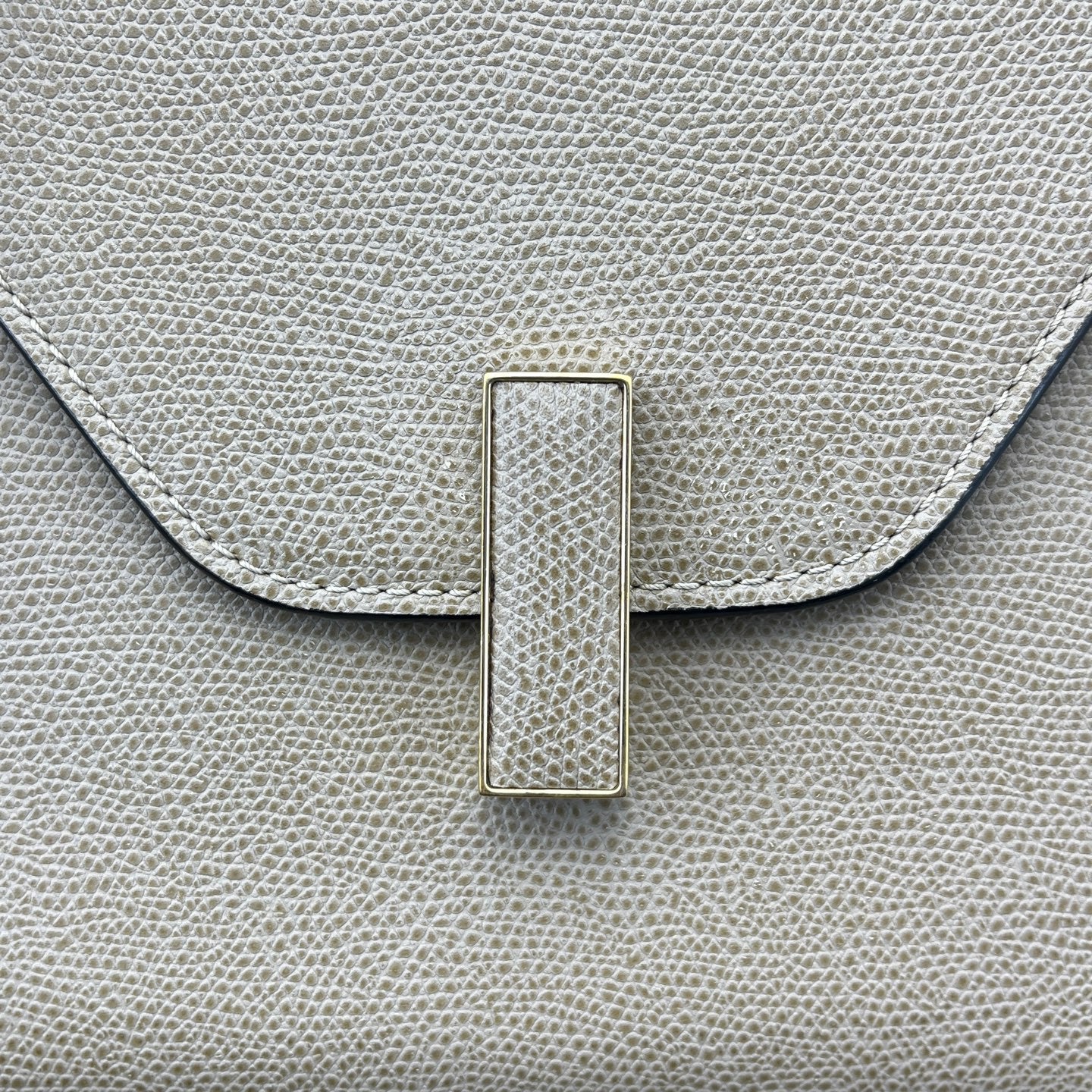 Valextra - Iside - Grained leather - Beige with Gold-Tone Hardware - (medium)