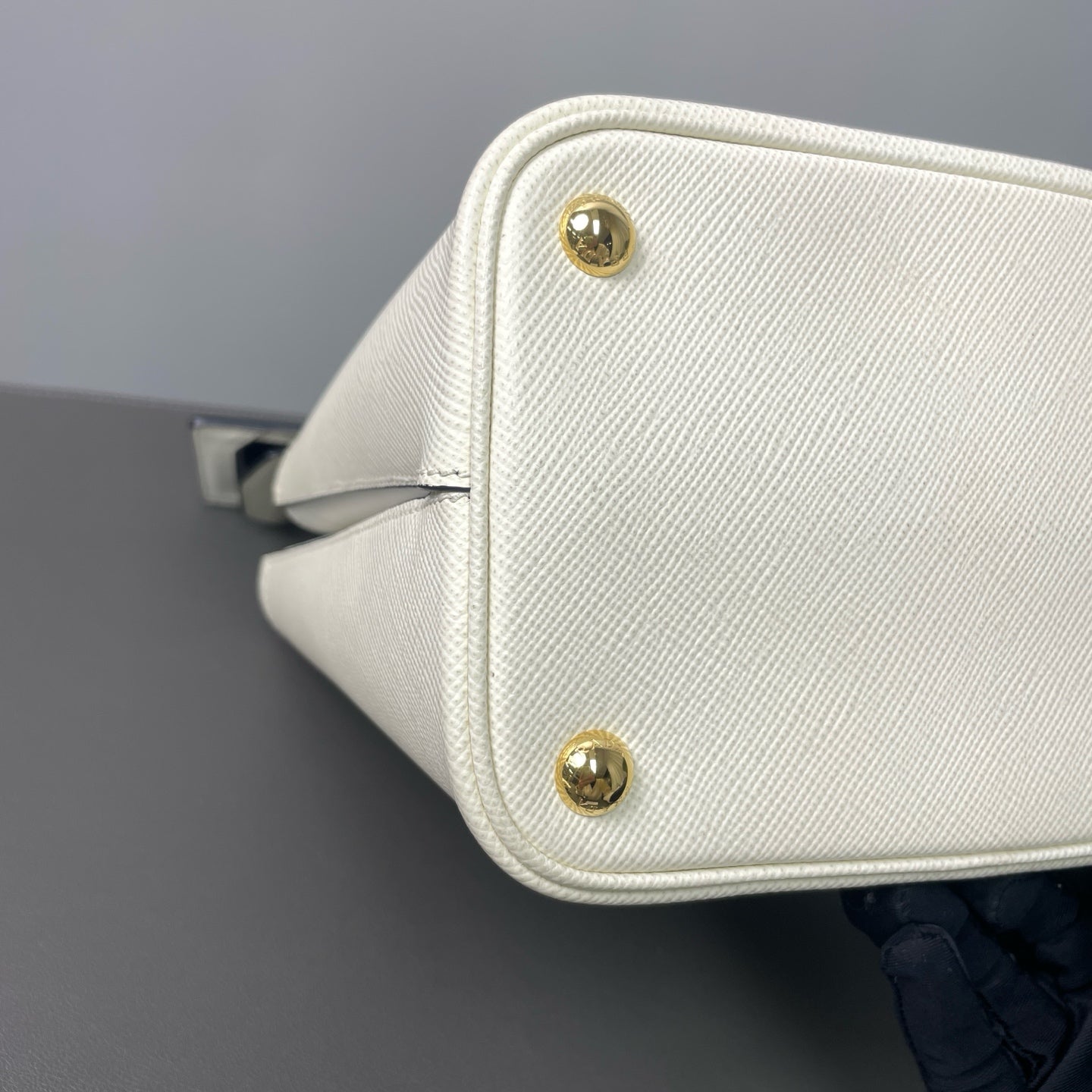 Prada - Panier - Saffiano leather - White with Gold-Tone Hardware - (medium)