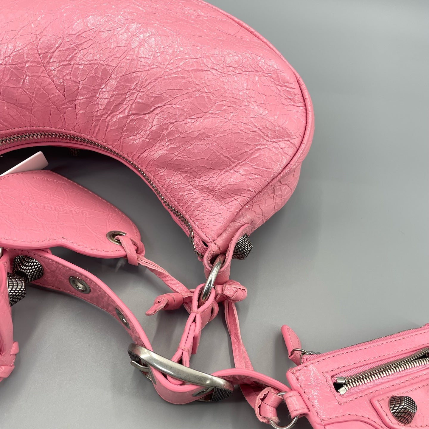 Balenciaga - Le Cagole Shoulder Bag - Distressed lambskin leather - Pink - (Small)