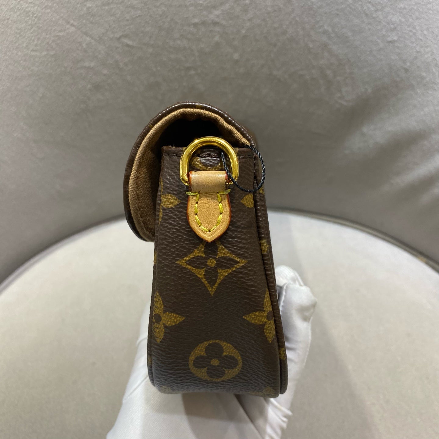 Louis Vuitton - Ivy - Monogram coated canvas with Vachetta leather trim - Brown - (mini)