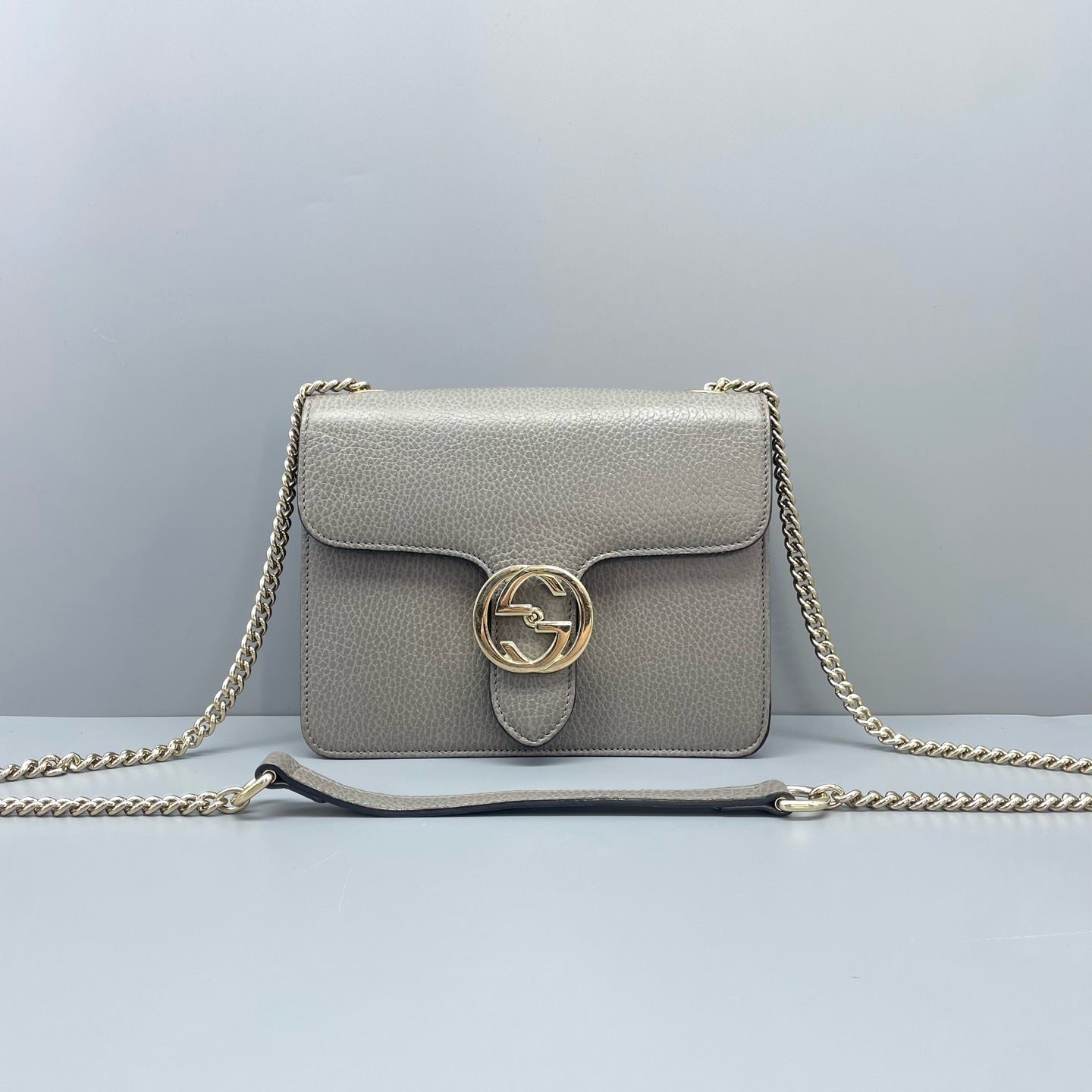Gucci - Interlocking G Accordion Shoulder Bag - Grained leather - Grey with Gold-Tone Hardware - (small)