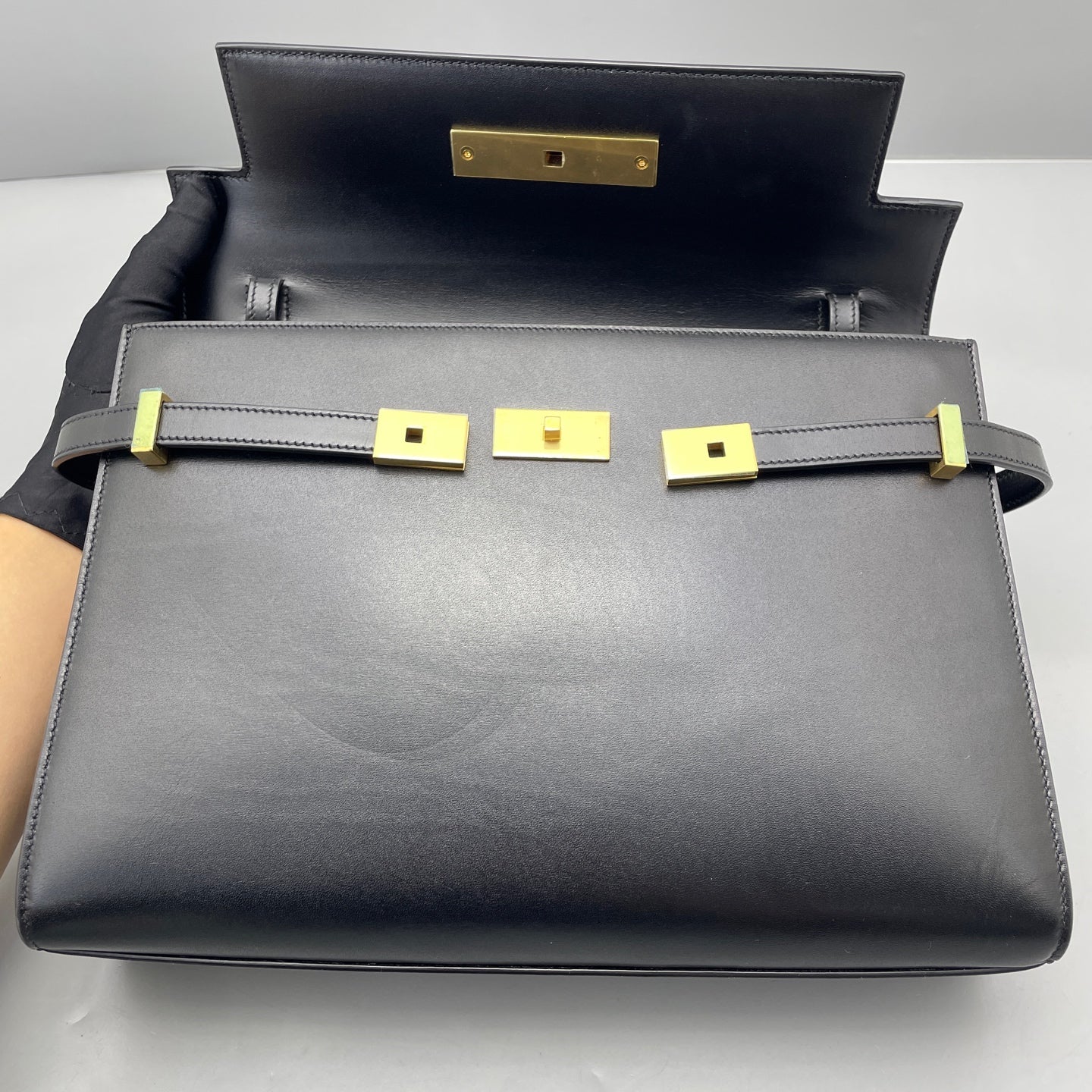 Saint Laurent - Manhattan - Smooth calfskin leather - Black - (medium)