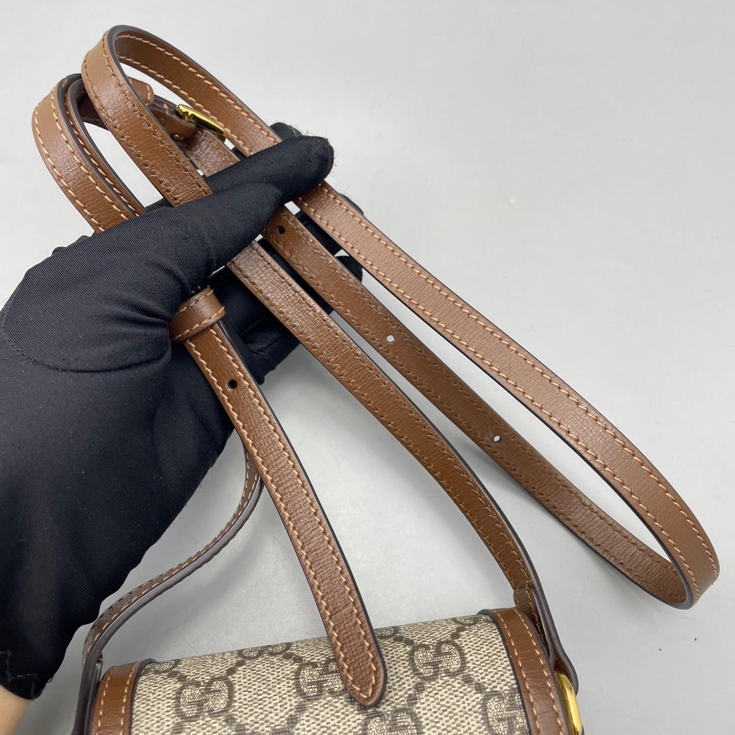 Gucci - Horsebit 1955 Vertical Phone Bag - GG Supreme coated canvas with brown leather trim - Brown - (mini)