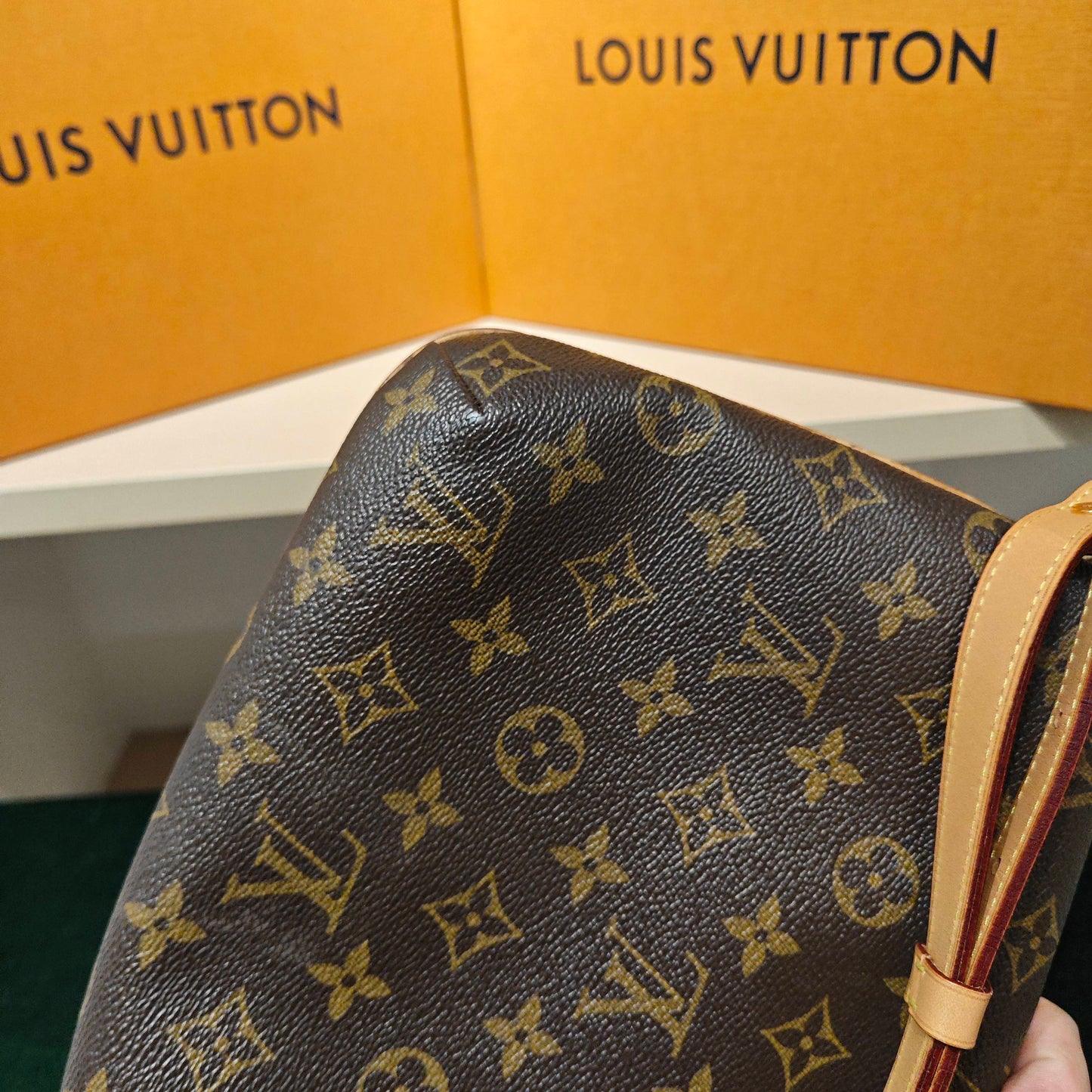 Louis Vuitton - Pochette Bosphore - Monogram coated canvas with vachetta leather trim and textile lining - Brown - (small)