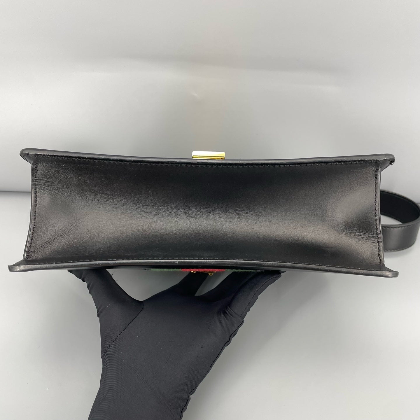 Gucci - Sylvie - Leather - Black - (Medium)