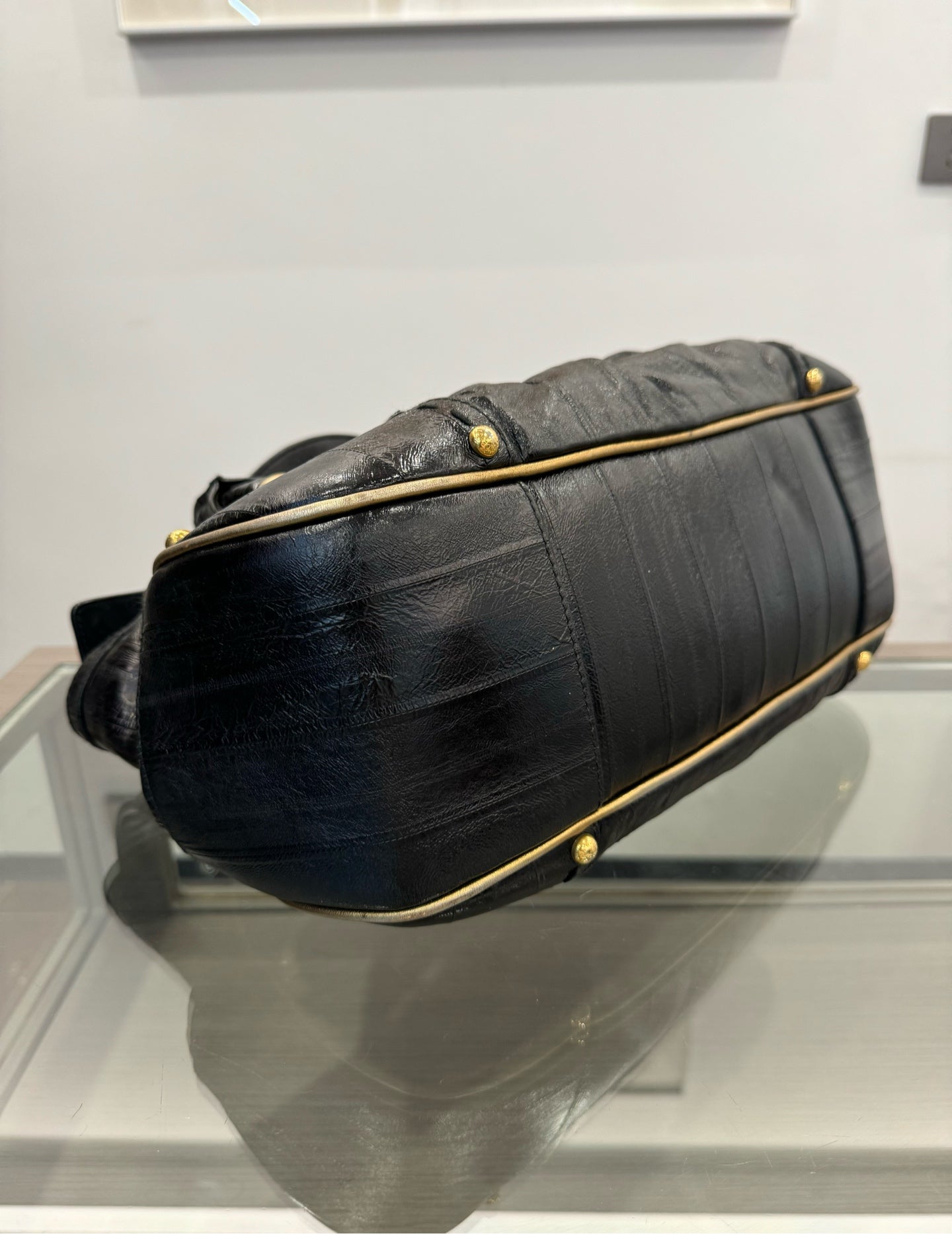 Dolce & Gabbana - Baroque Carved Golden Leaf Handbag - Eel leather - Black - (Medium)