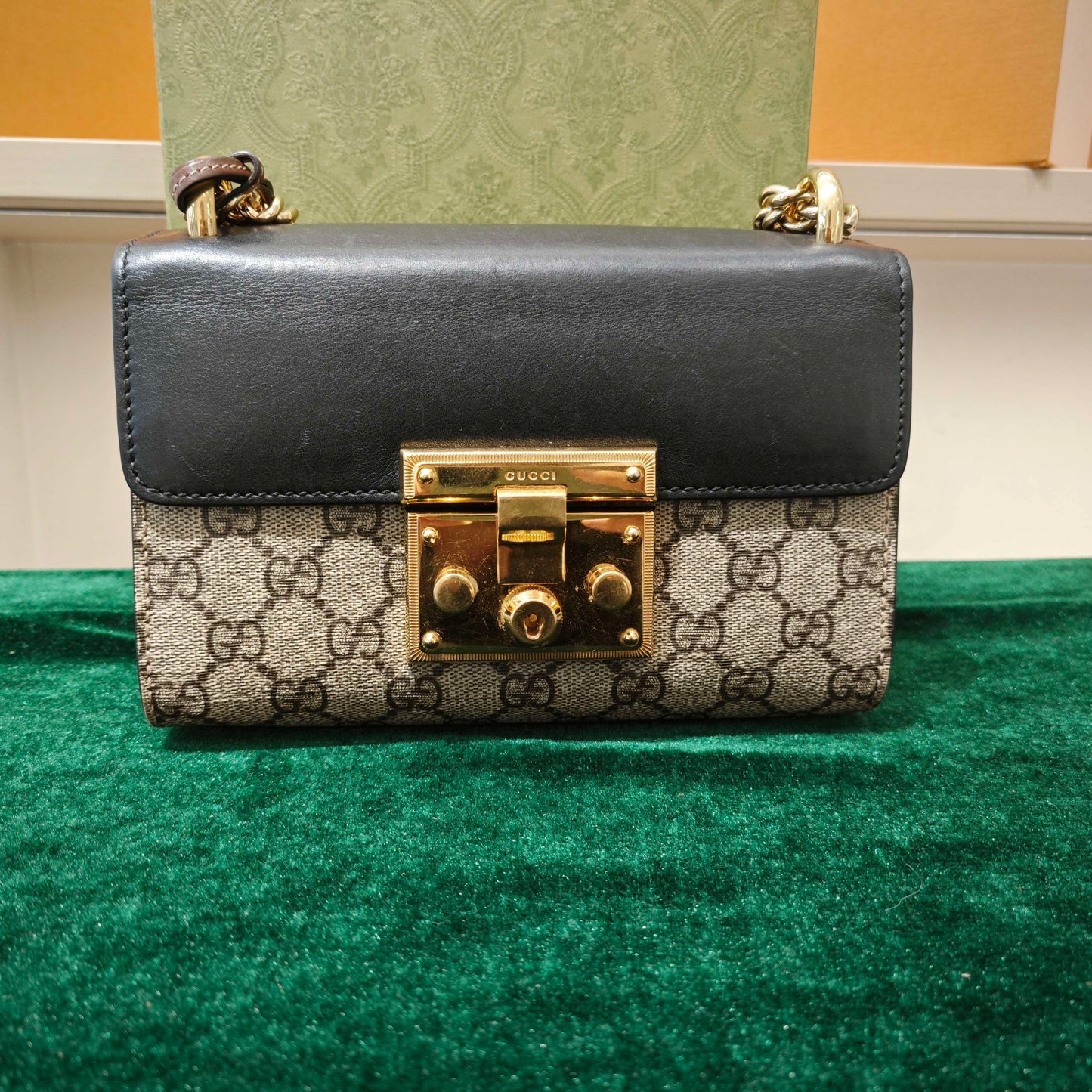 Gucci - Padlock Small Shoulder Bag - GG Supreme canvas with leather trim - Beige and Black - (small)