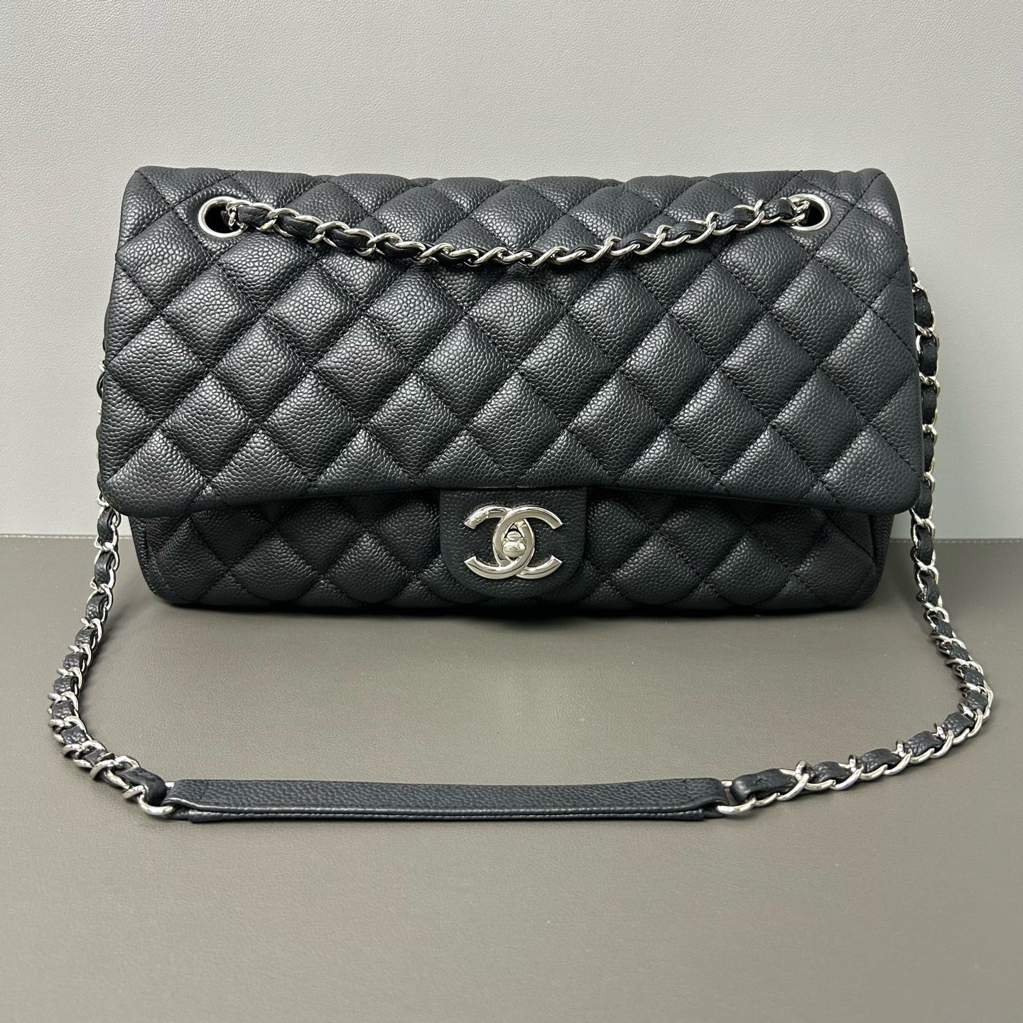 Chanel - Classic Flap Bag - Caviar leather - Black - (Large)