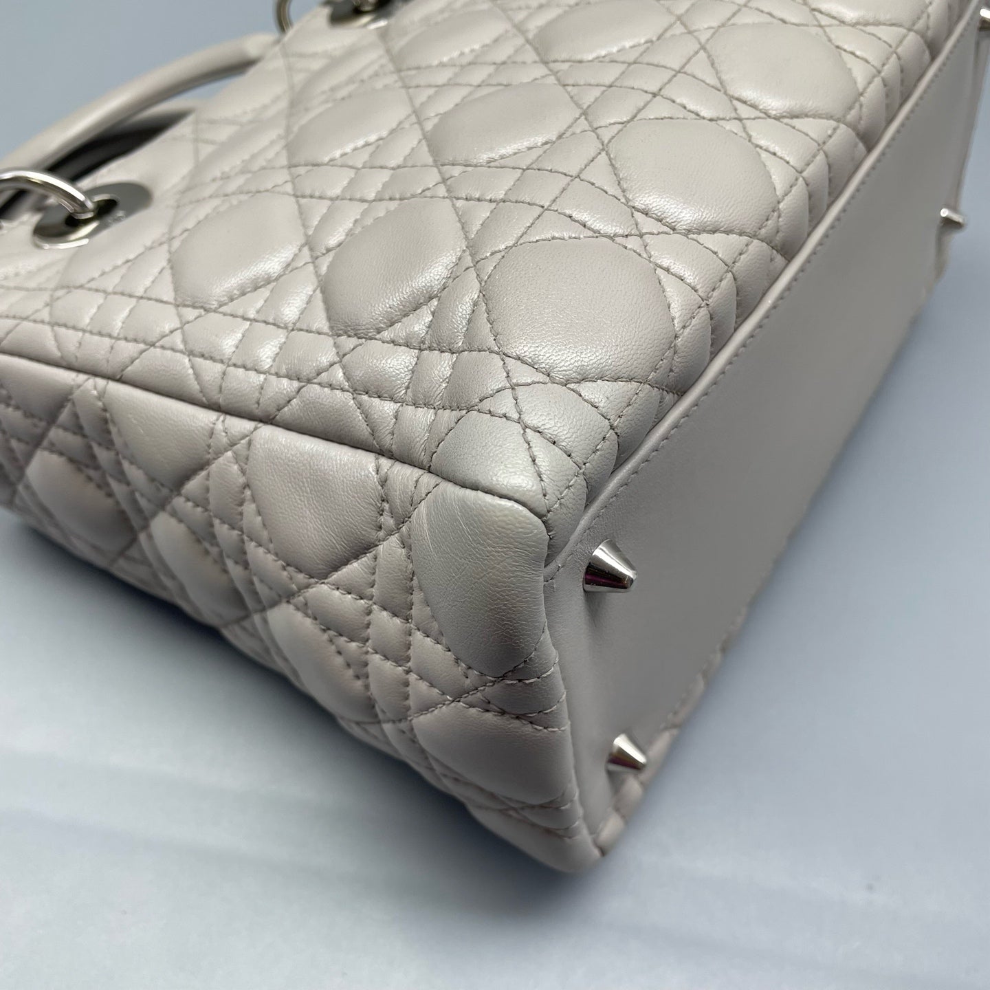 Dior - Lady Dior - Cannage quilted lambskin leather - Grey with Silver-Tone Hardware - (Medium)