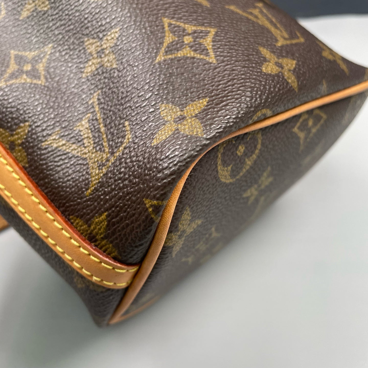 Louis Vuitton - Nano Noe - Monogram coated canvas with Vachetta leather trim - Brown - (Mini)