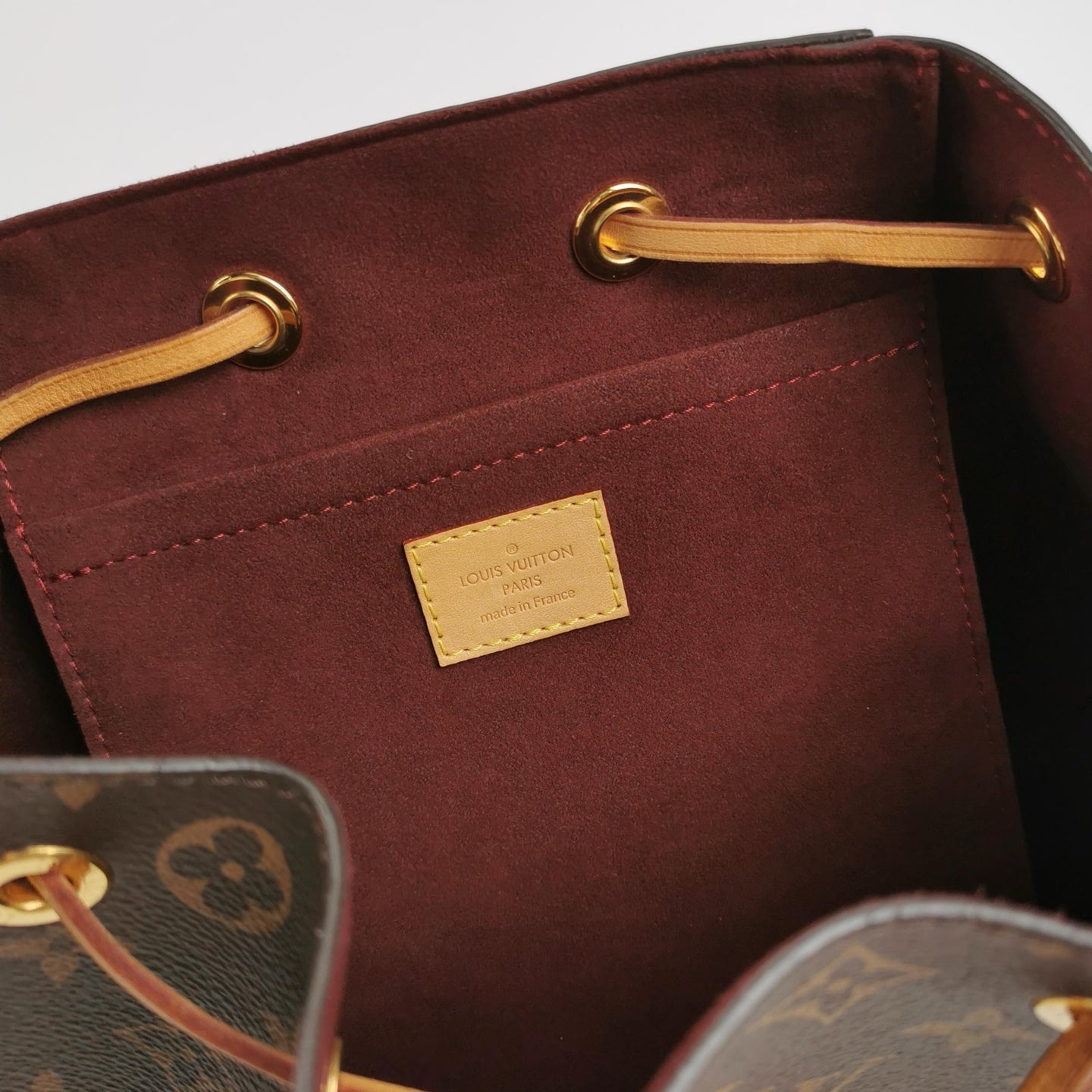 Louis Vuitton - Montsouris M45501 - Monogram coated canvas with natural Vachetta leather trim - Brown - (Medium)