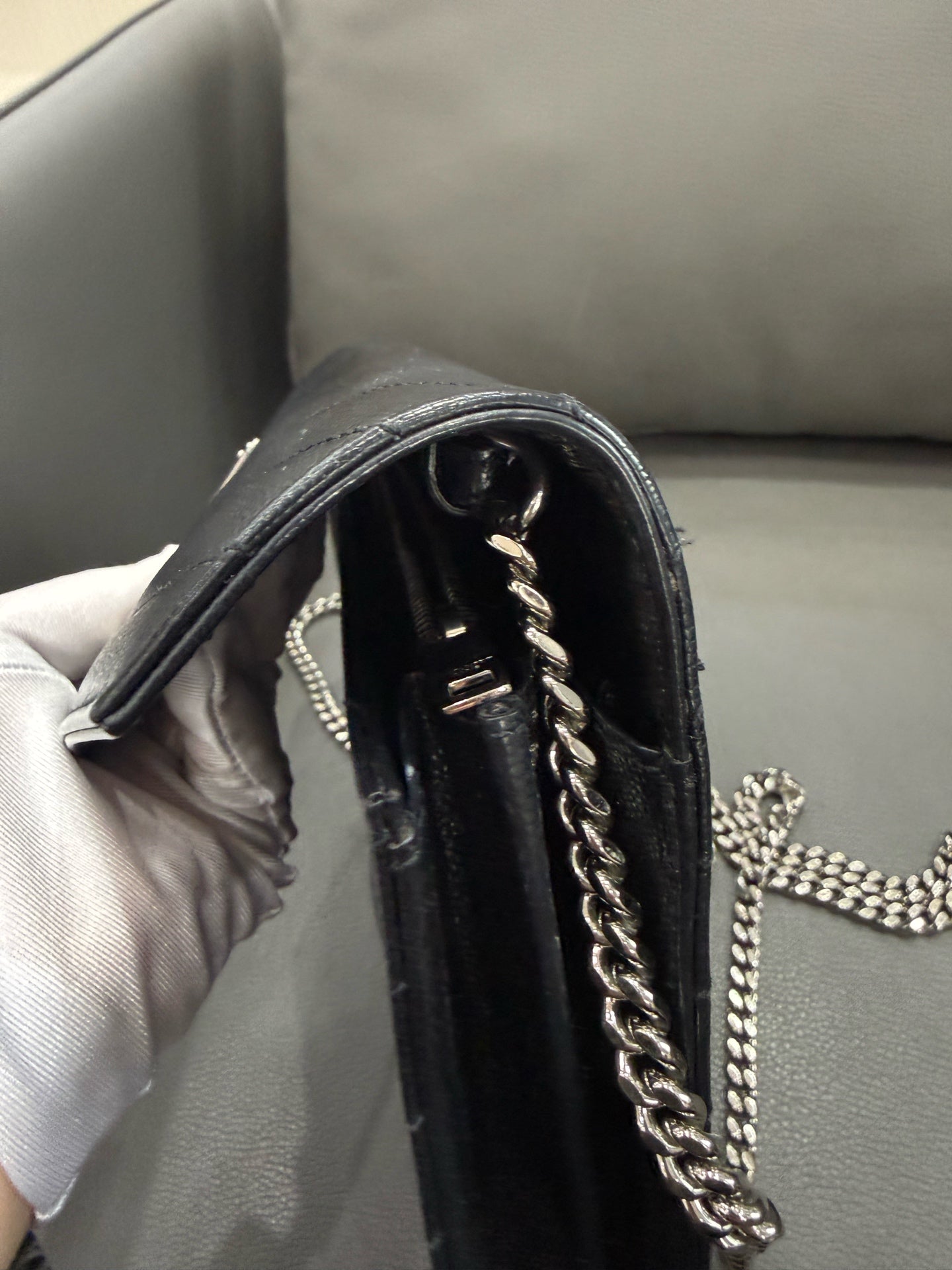Saint Laurent - Envelope Wallet on Chain (WOC) - Grained calfskin leather - Black - (Mini)
