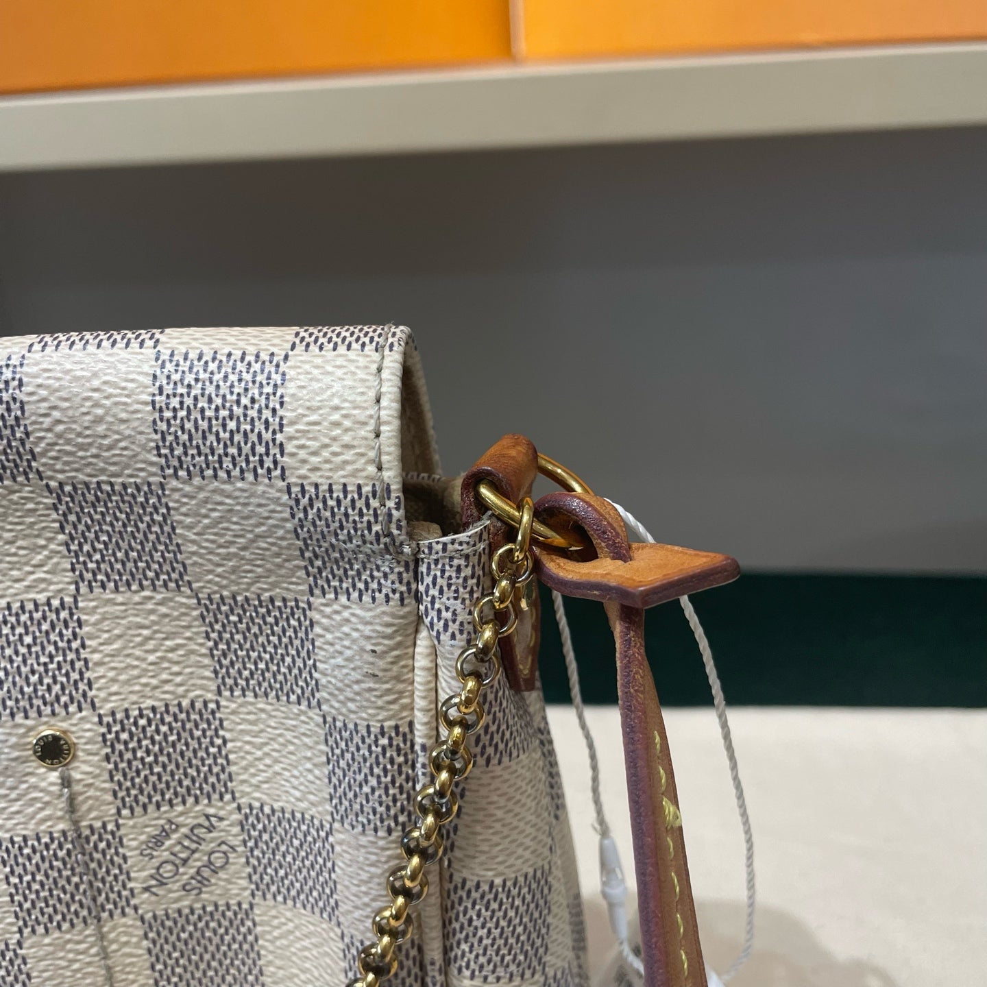 Louis Vuitton - Favorite MM - Damier Azur coated canvas with Vachetta leather trim - White - (Mini)