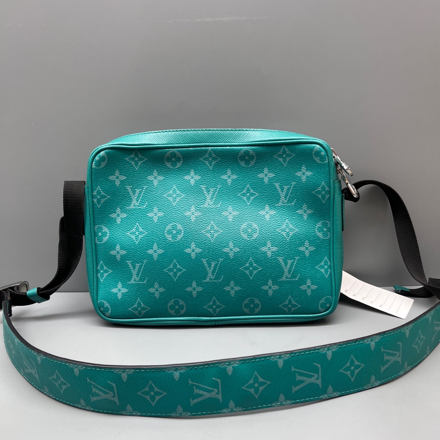 Louis Vuitton - Outdoor Messenger - Leather - Blue - (medium)