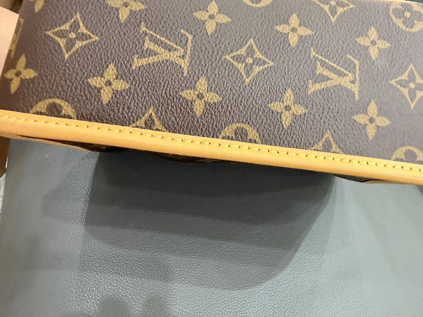 Louis Vuitton - Baguette Flap Bag - Monogram coated canvas with Vachetta leather trim - Brown - (small)