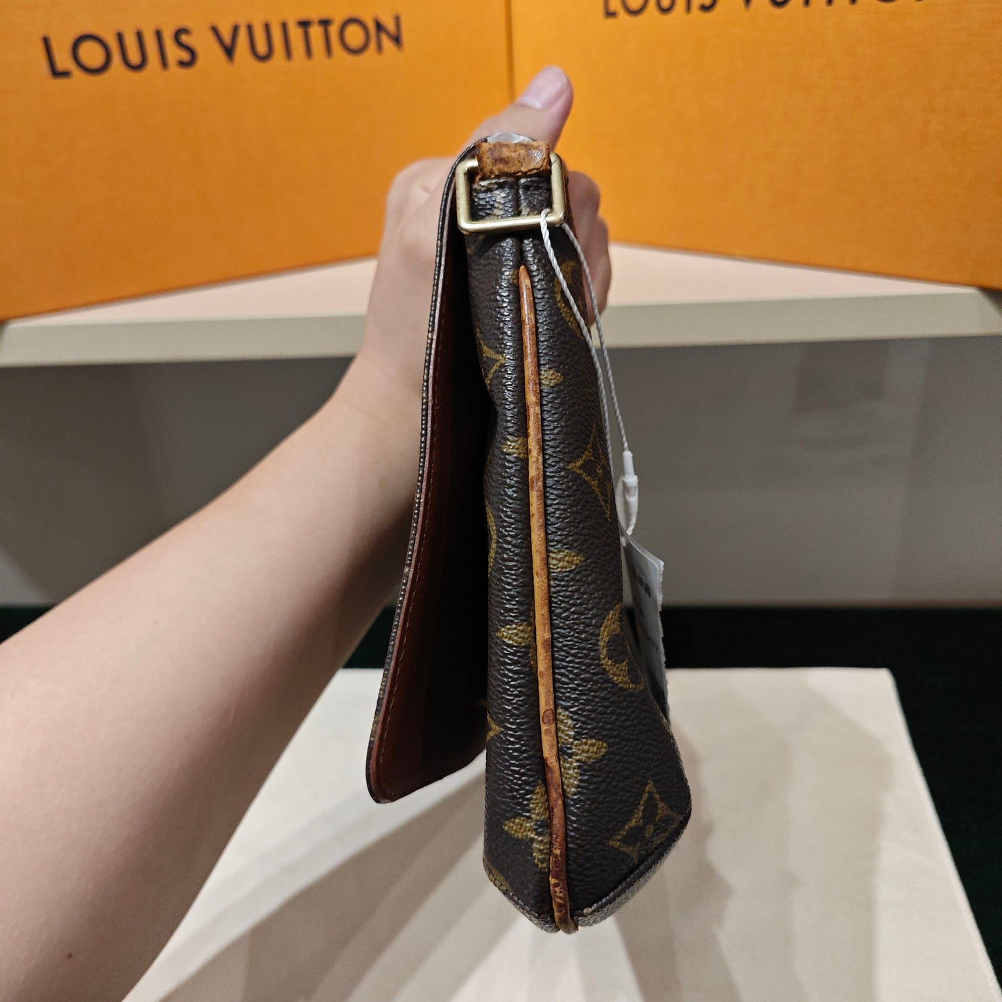 Louis Vuitton - Pochette Bosphore - Monogram coated canvas with vachetta leather trim and textile lining - Brown - (small)