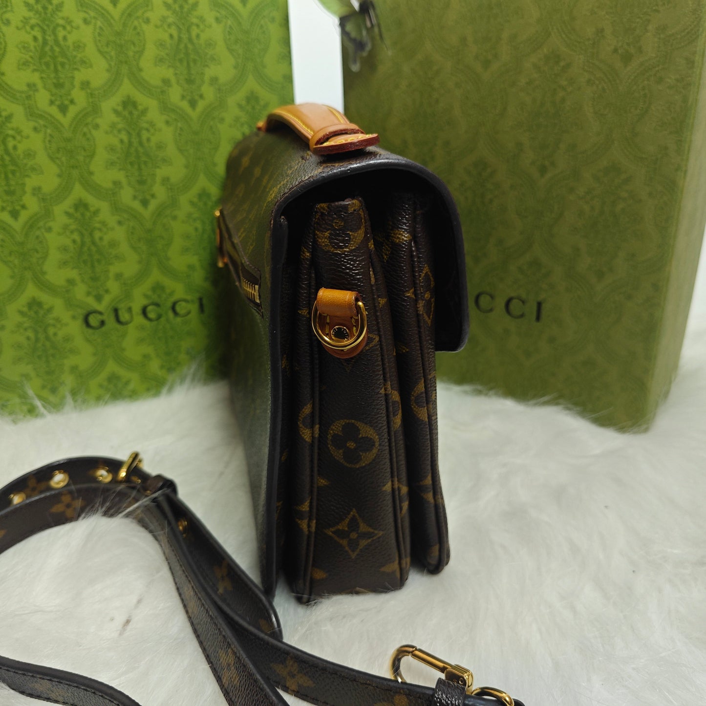 Louis Vuitton - Pochette Métis - Monogram coated canvas with Vachetta leather trim - Brown - (Medium)