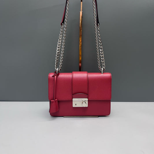 Prada - Chain Flap Bag - Saffiano leather - Red - (Medium)