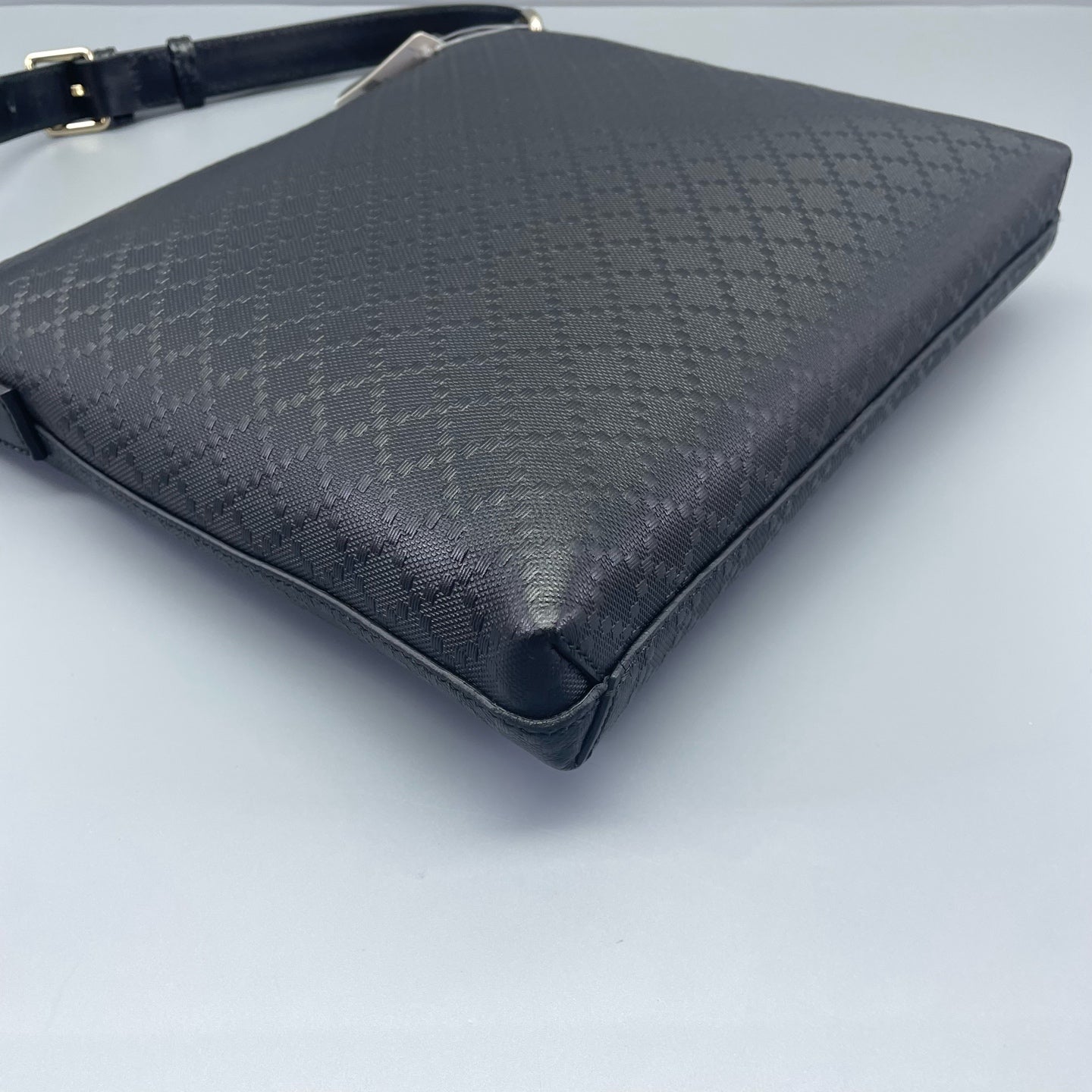 Gucci - Diamante Messenger Bag - Embossed leather - Black - (medium)