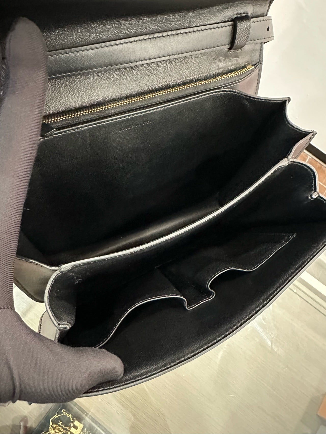Celine - Classic Box Bag - Leather - Black - (medium)